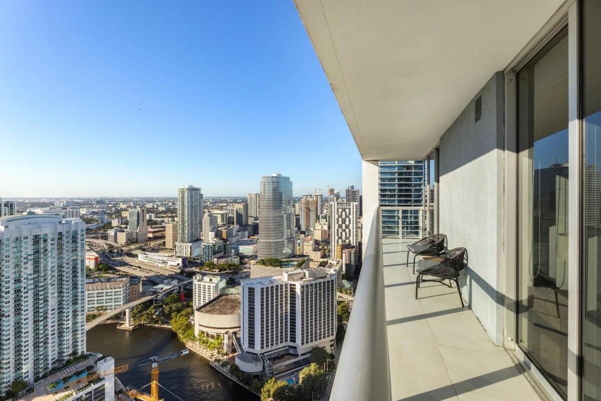 Sky High Penthouse Corner 2br 2ba Icon Brickell Apartment
