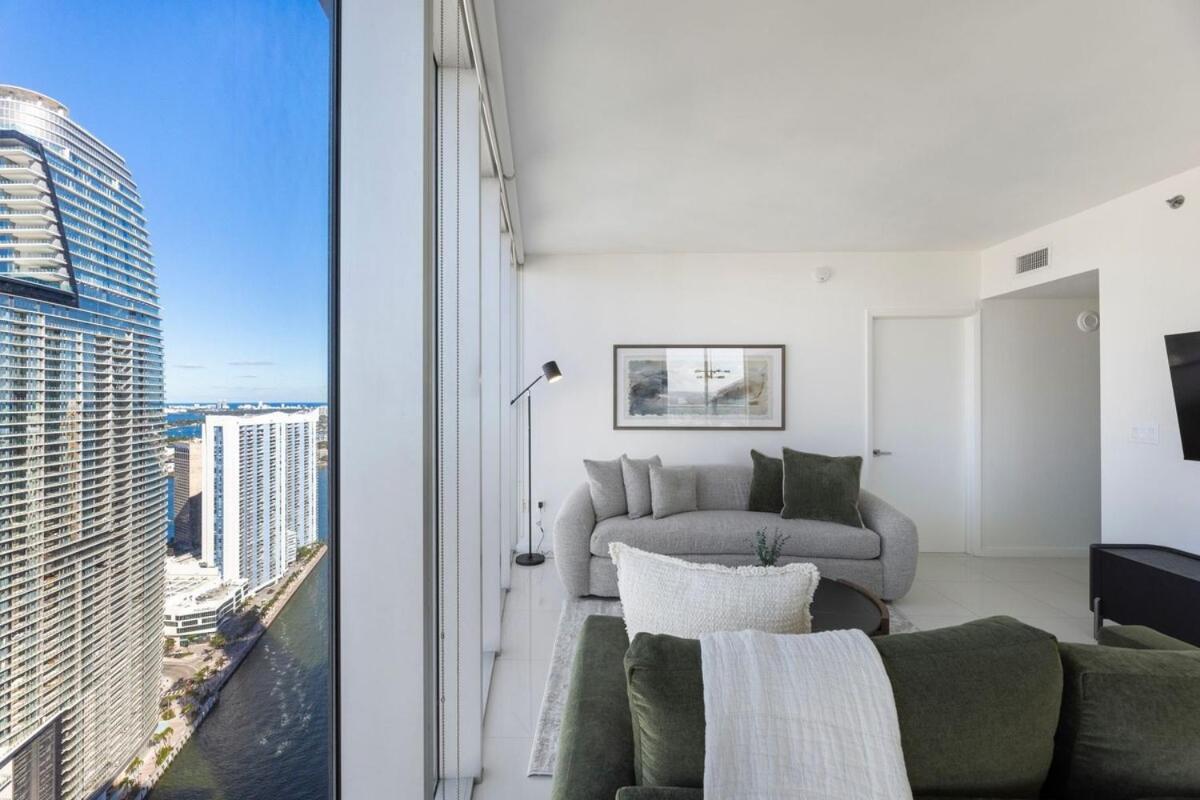 Sky High Penthouse Corner 2br 2ba Icon Brickell *