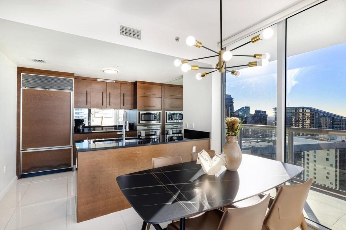 Sky High Penthouse Corner 2br 2ba Icon Brickell Apartment *