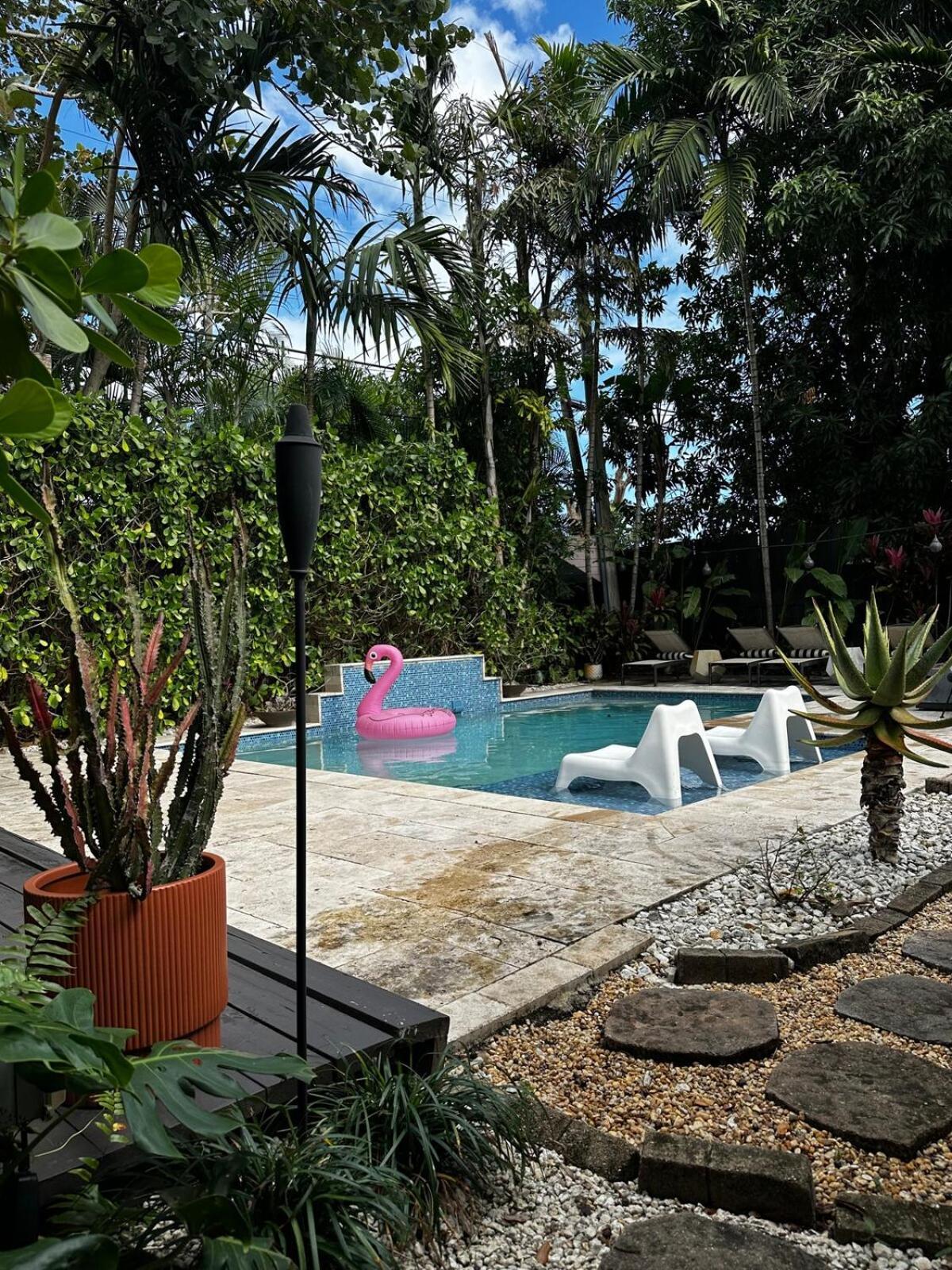 10 Min From Wynwood, Tropical Oasis W Heated Pool Holiday home *