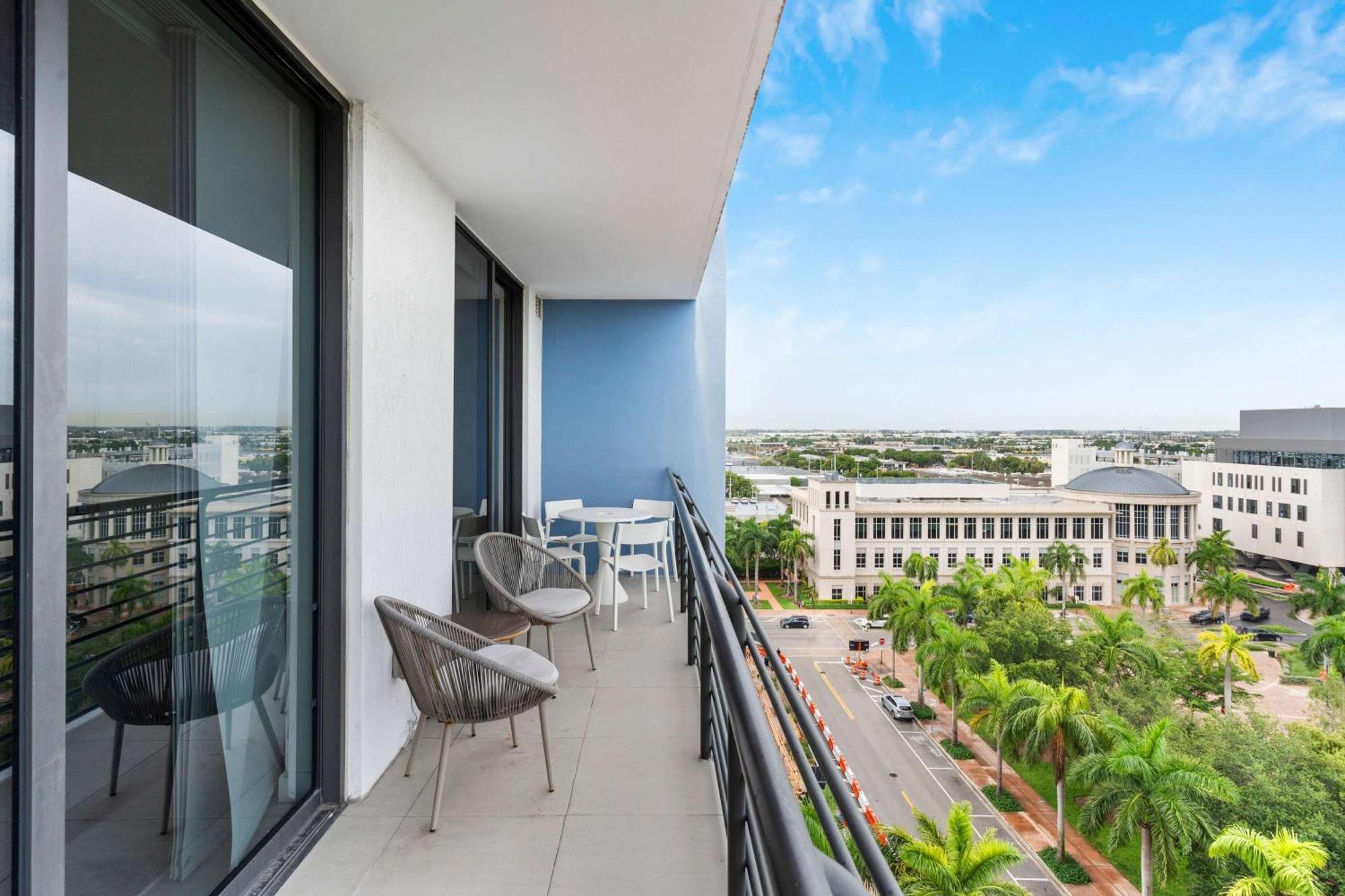 Ferienhaus La Central - Cityplace Doral And Across From Park Miami