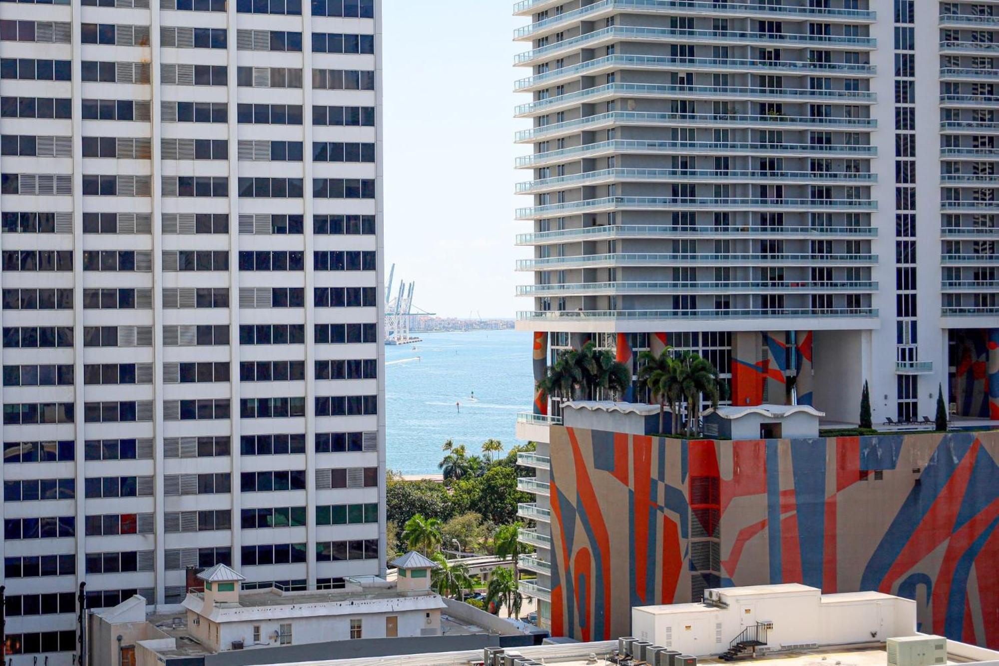 Holiday home Center Stage- Downtown Parking Pool Hot Tub Miami