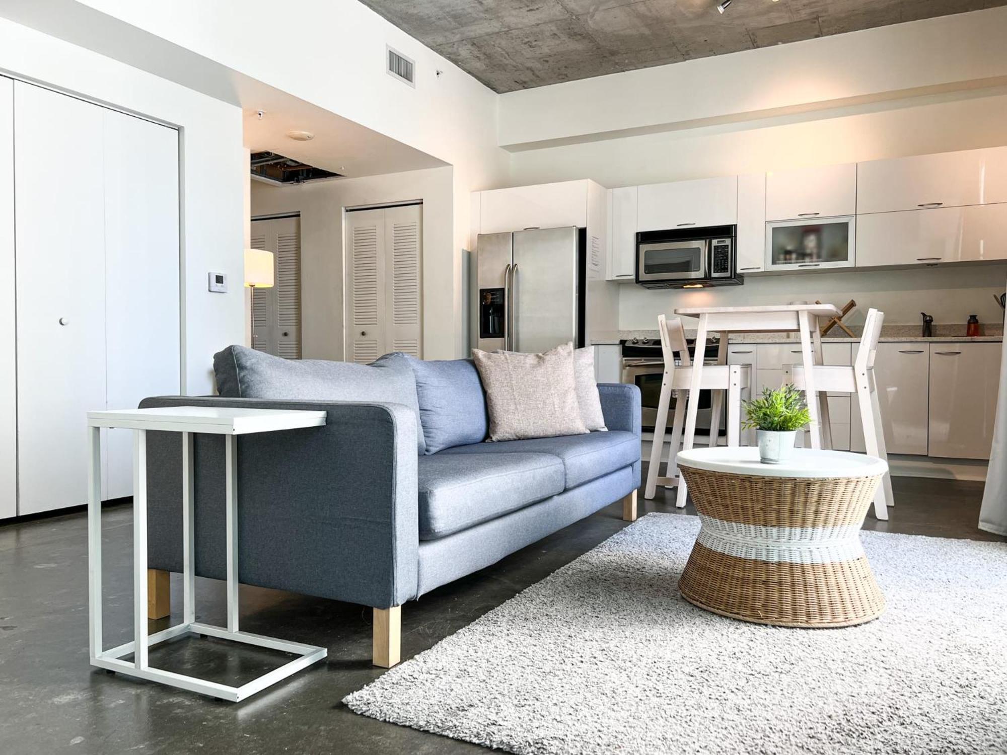 Center Stage- Downtown Parking Pool Hot Tub Holiday home