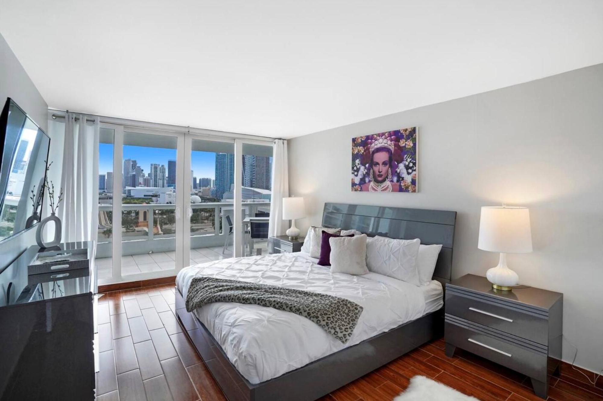4 Bedroom With Stunning Balcony View Miami