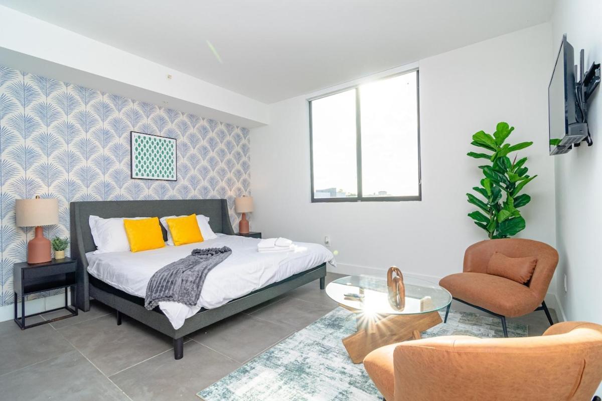 Apartment King Bed Brand New Oasis Minutes To Brickell