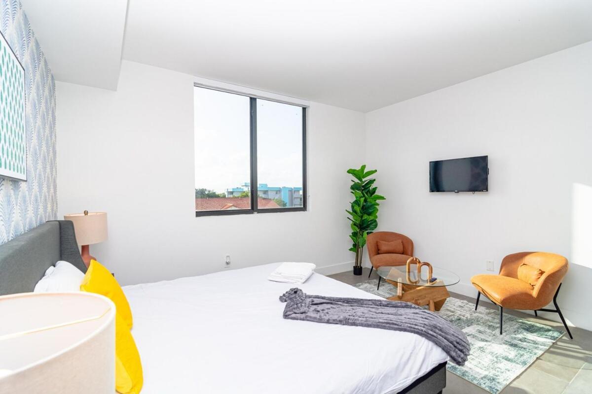 King Bed Brand New Oasis Minutes To Brickell Apartment *