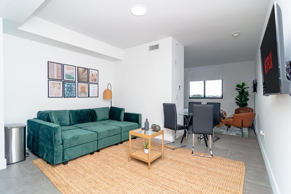 King Bed Brand New Oasis Minutes To Brickell