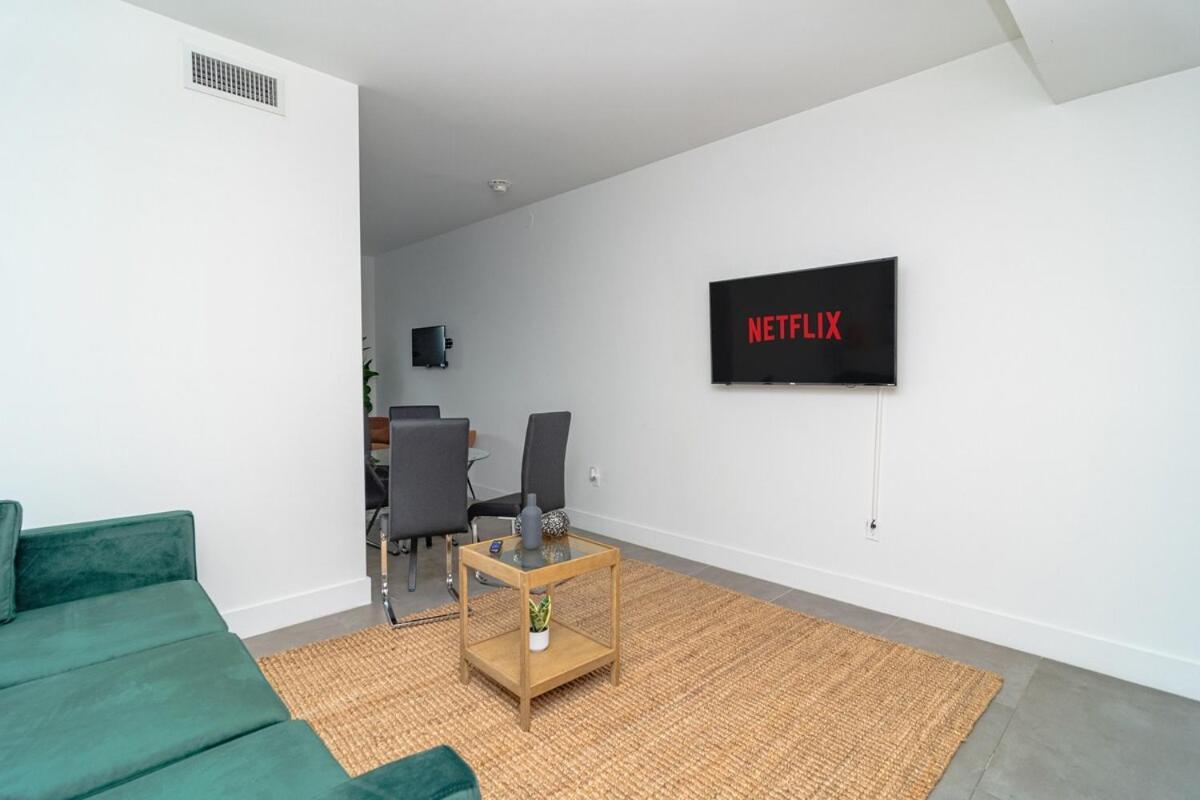 Apartment King Bed Brand New Oasis Minutes To Brickell *