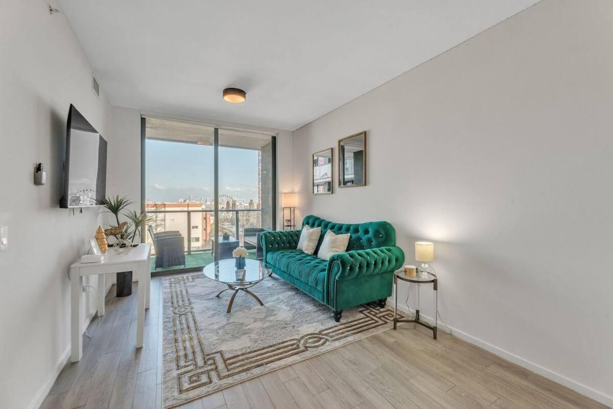 Miami-2br Brickell - Pool - Gym Apartment