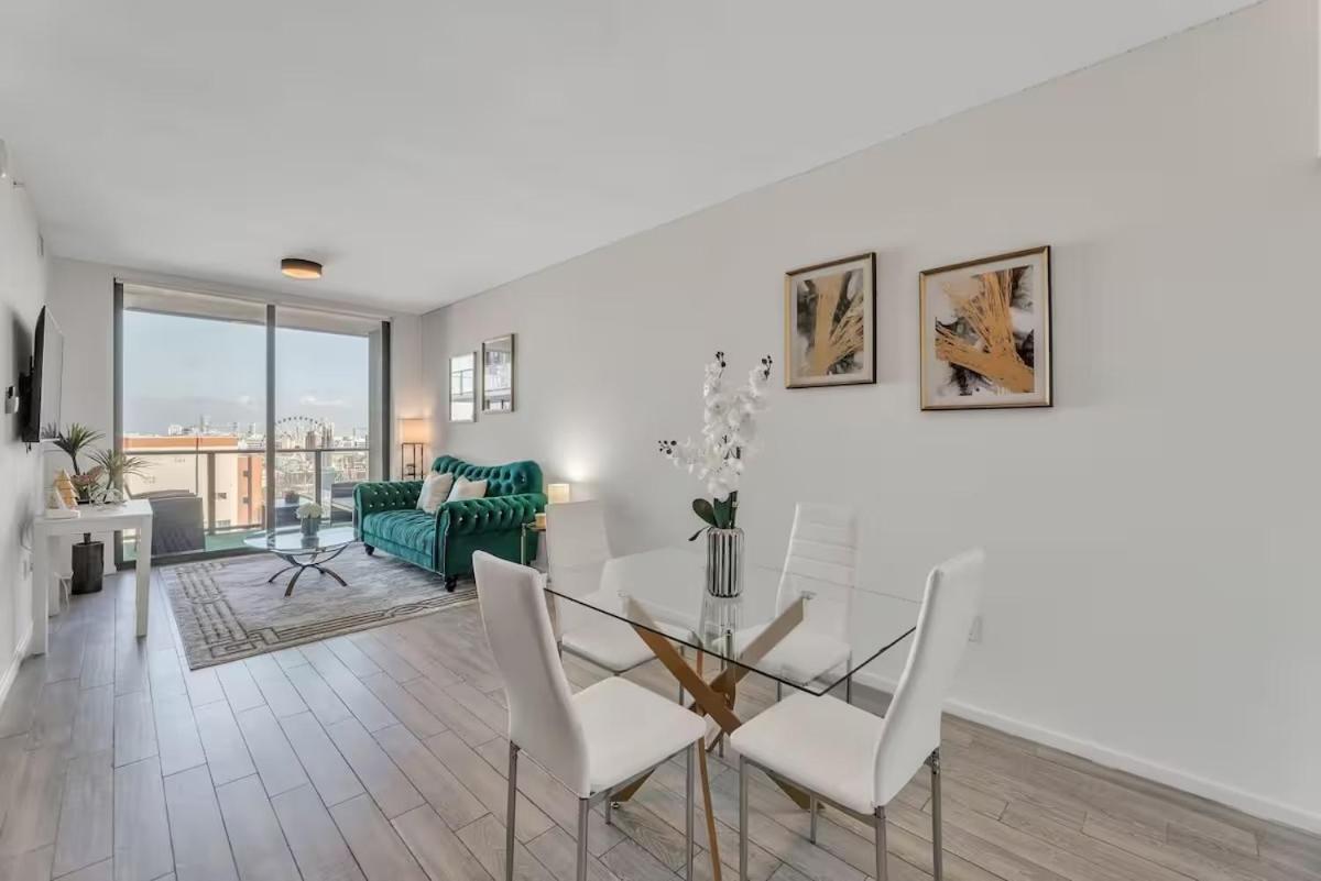 Miami-2br Brickell - Pool - Gym