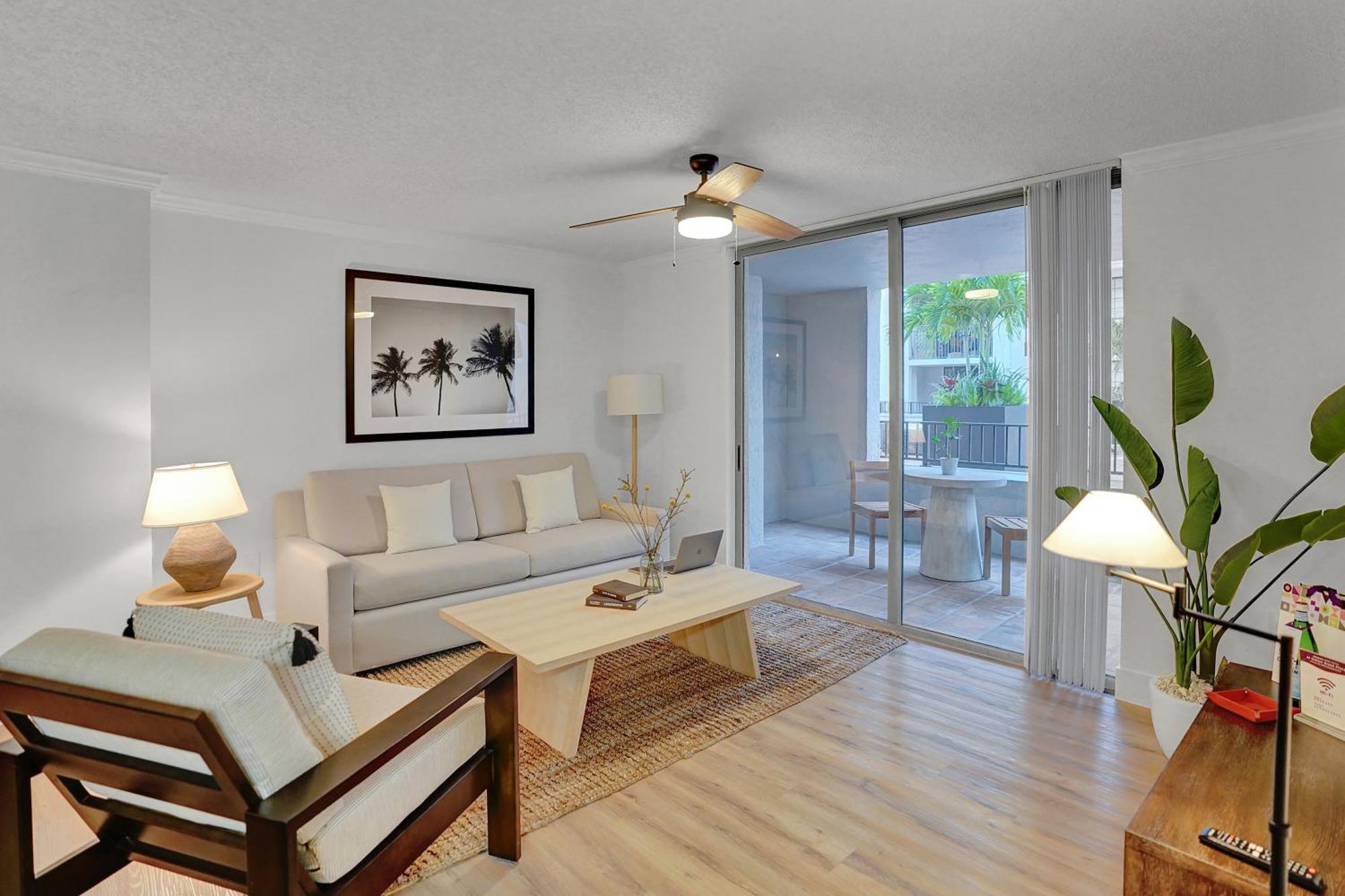 Stylish Modern At Gables Grand Plaza In *
