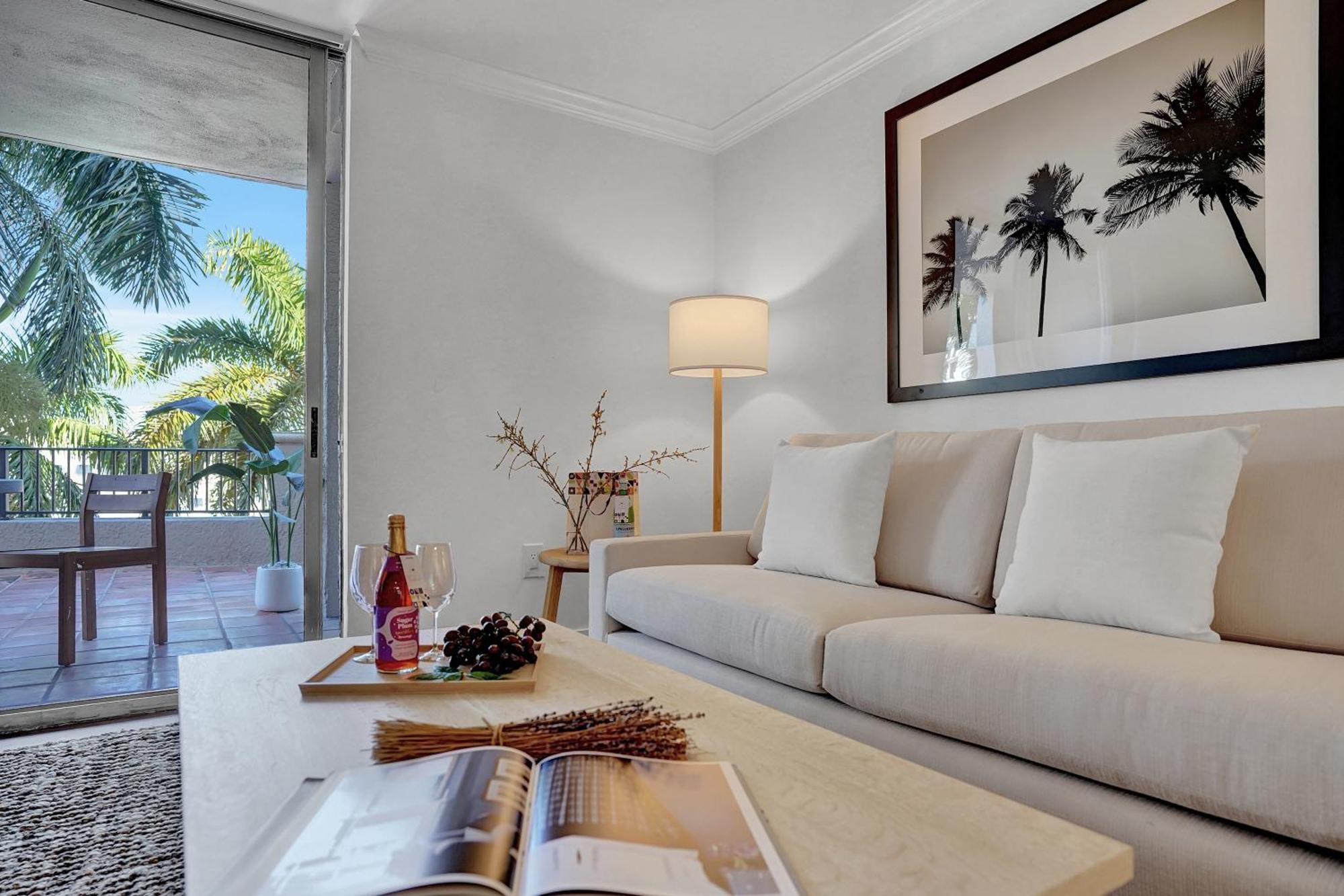 Stylish Modern At Gables Grand Plaza In Appartement *