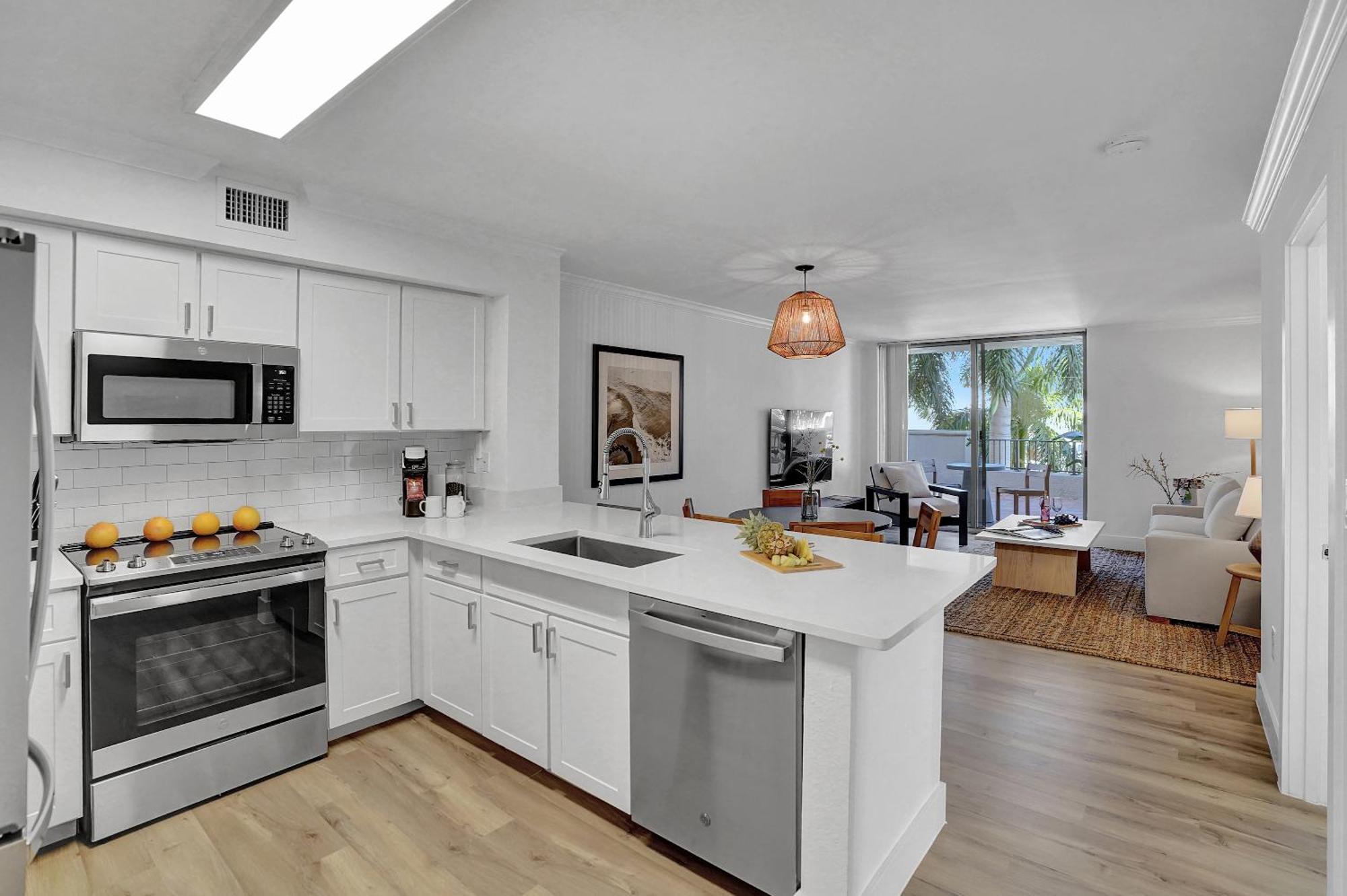 Stylish Modern At Gables Grand Plaza In * Miami