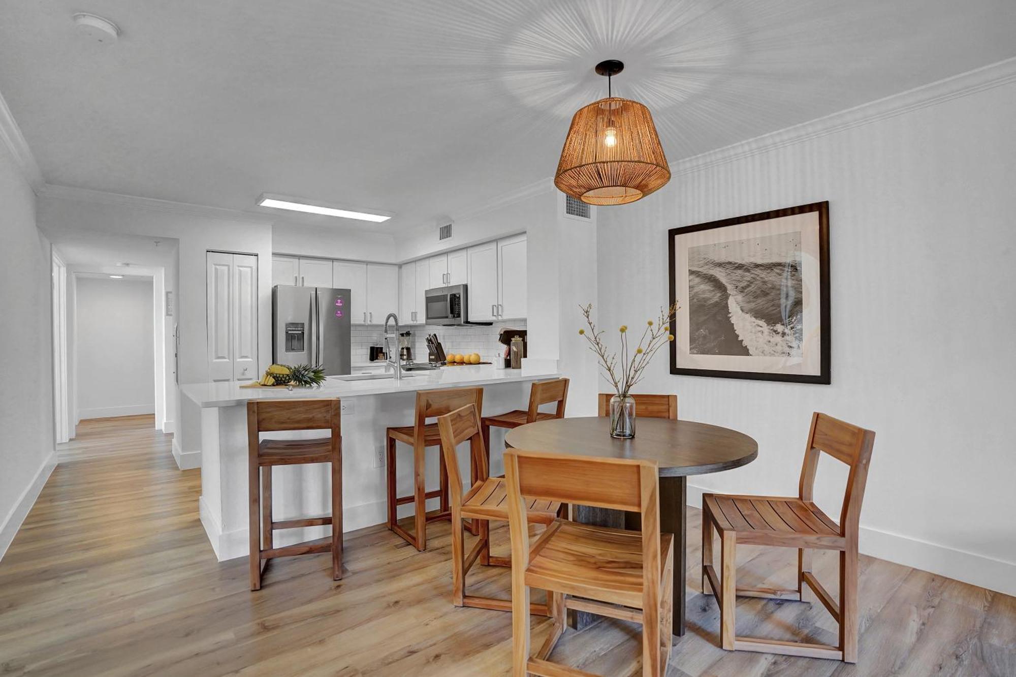 Stylish Modern At Gables Grand Plaza In *