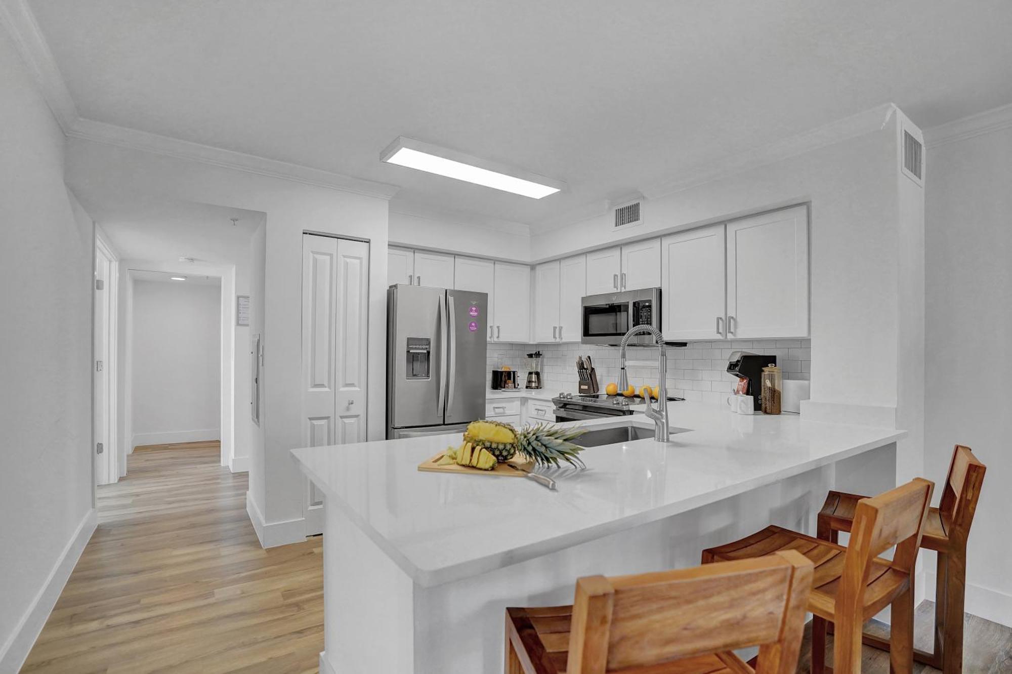 Stylish Modern At Gables Grand Plaza In *