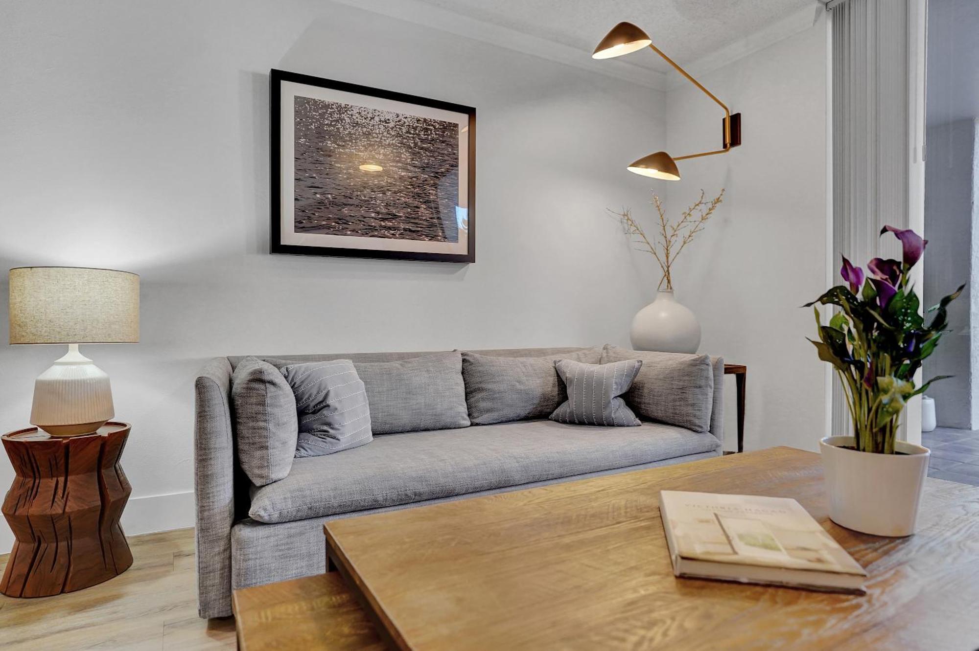 Stylish Modern At Gables Grand Plaza In *