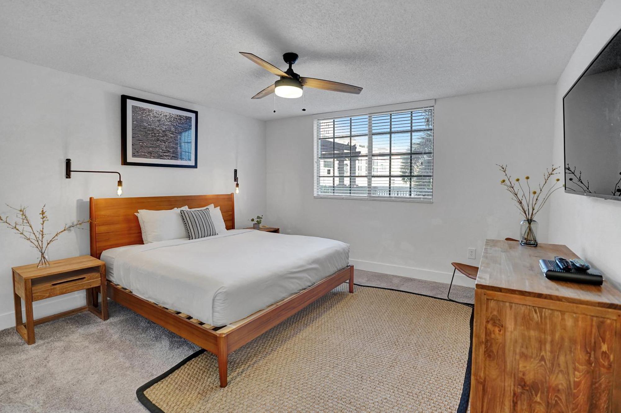 Stylish Modern At Gables Grand Plaza In Appartement
