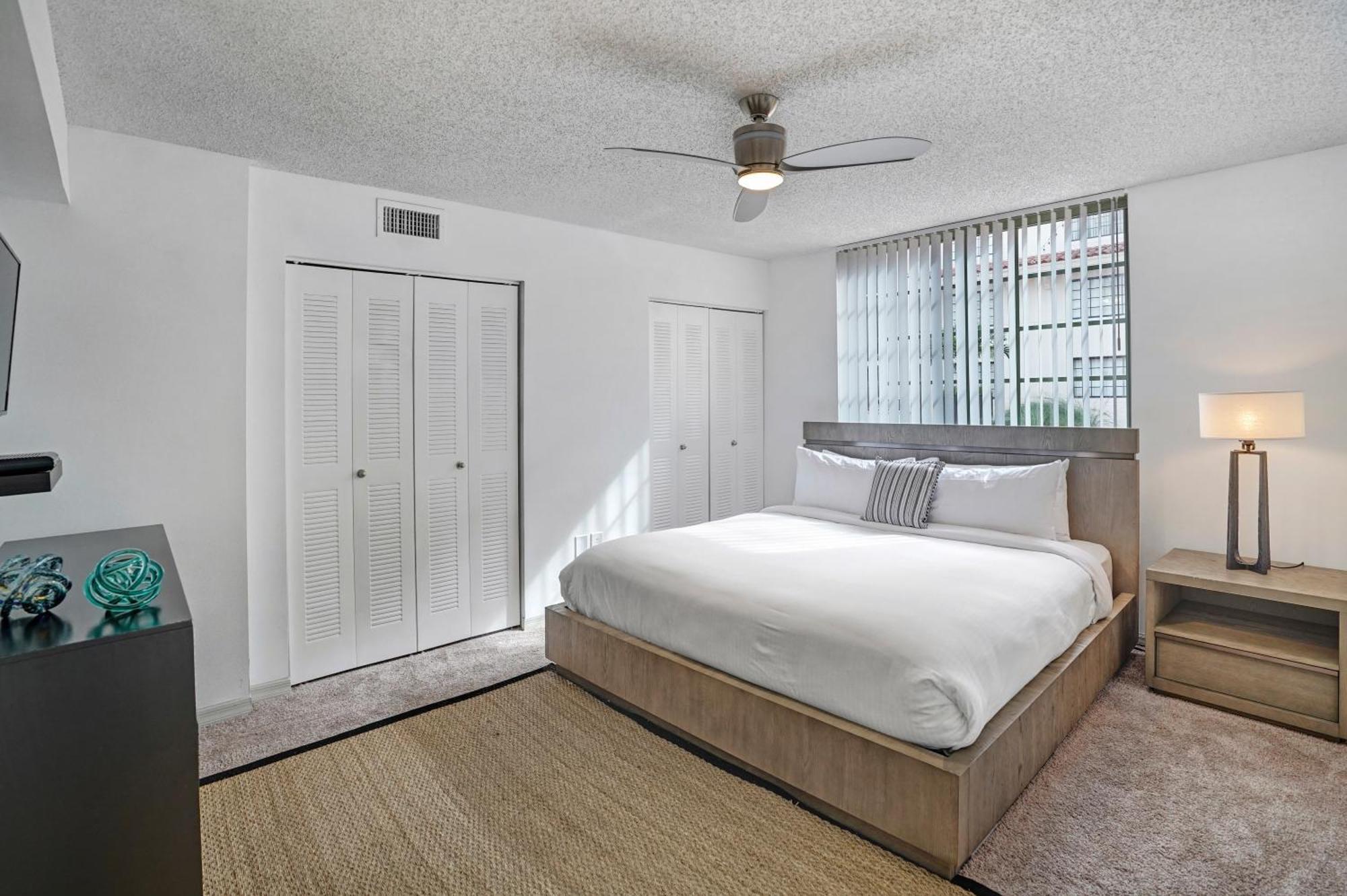 Stylish Modern At Gables Grand Plaza In Appartement Miami