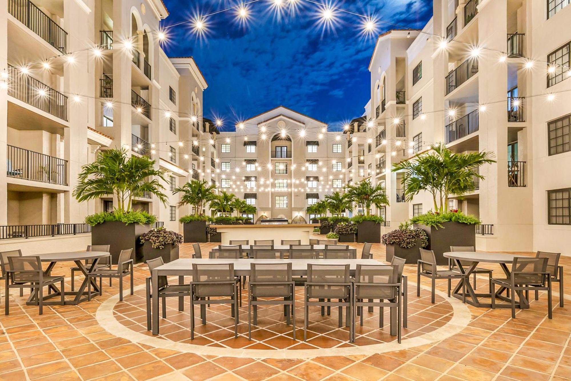Appartement Stylish Modern At Gables Grand Plaza In