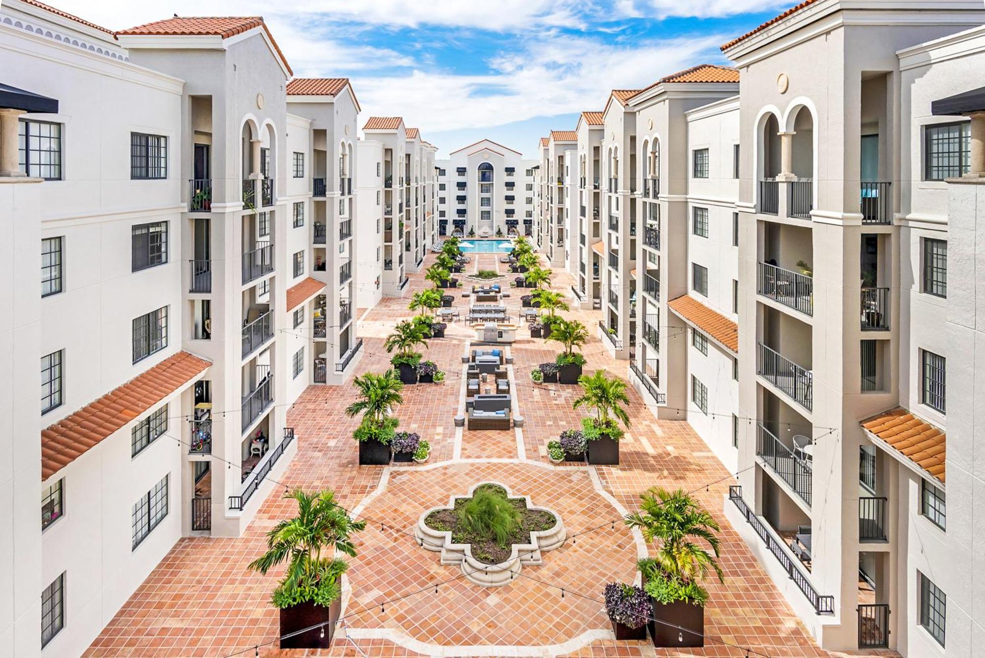 Stylish Modern At Gables Grand Plaza In Appartement