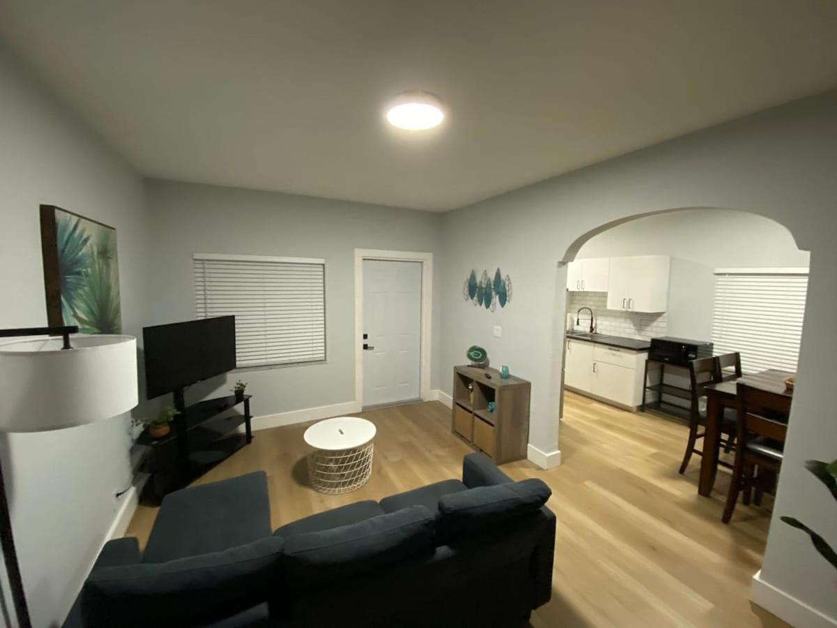 Apartment Stylish Homey 4bedroom With Outdoor Pool