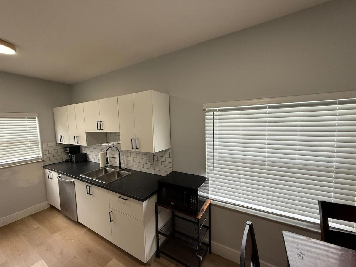 Stylish Homey 4bedroom With Outdoor Pool *