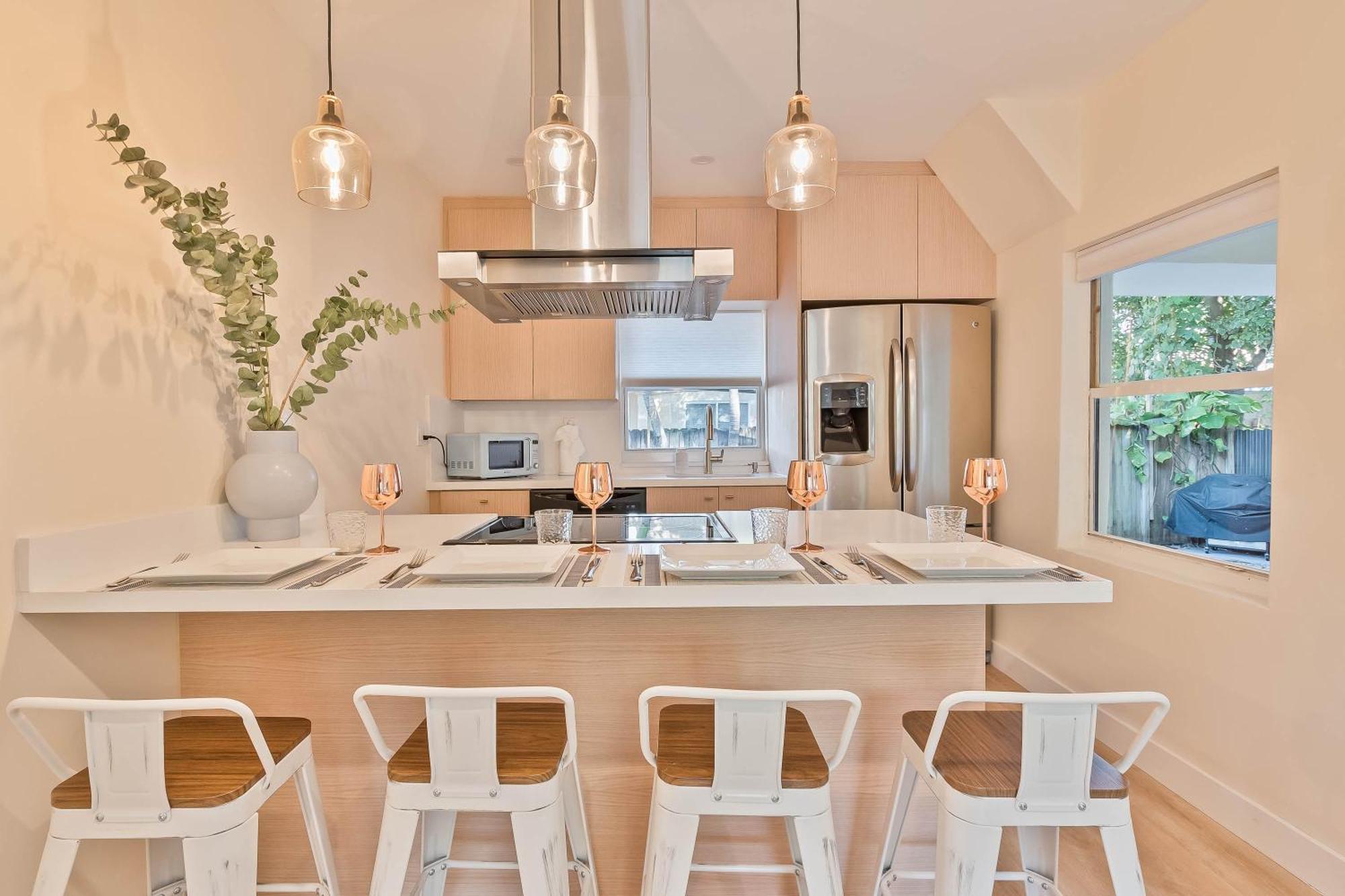 Casa Bellini 3bd, Bbq Sleeps 6, Near Brickell * Miami