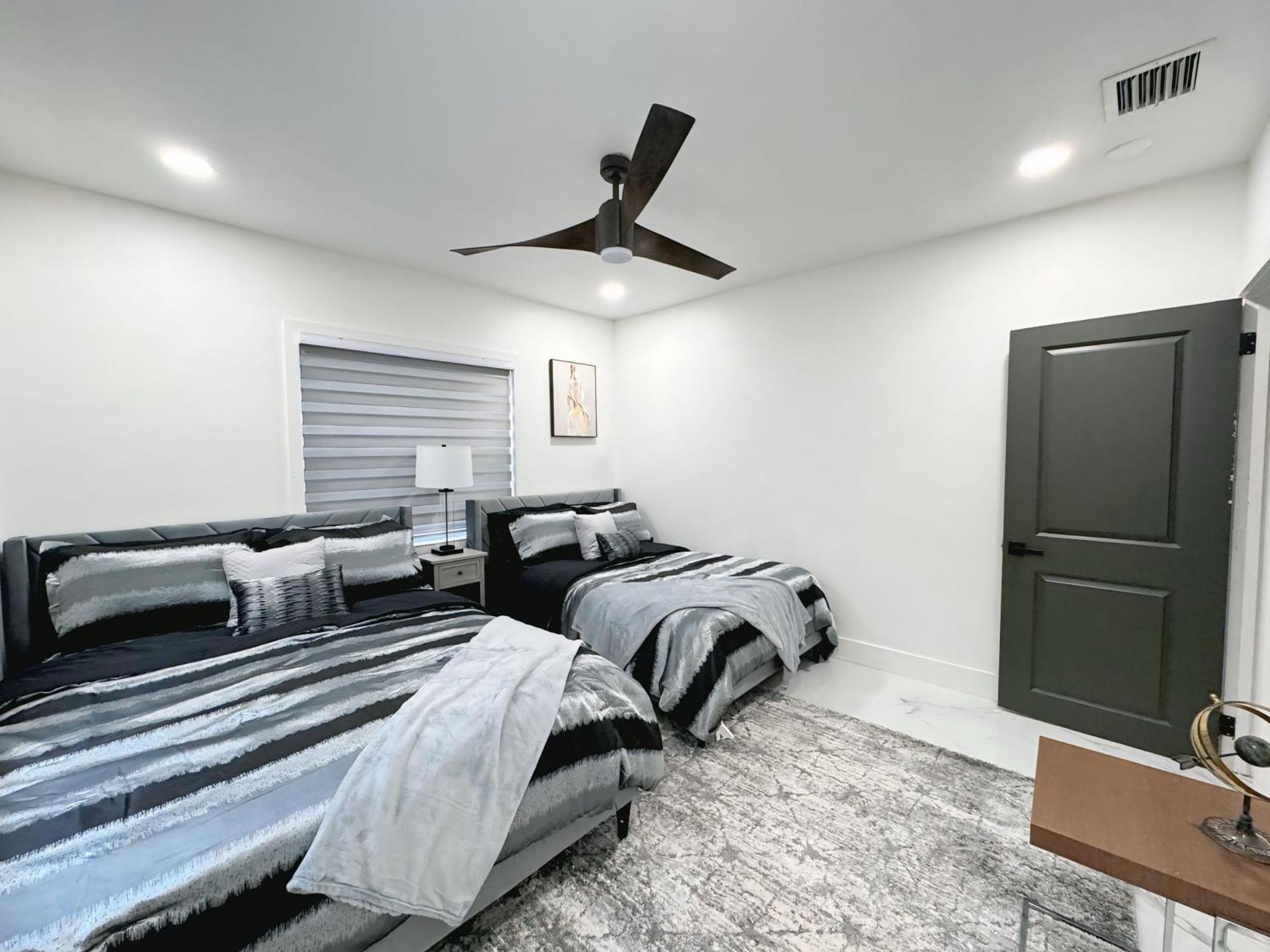 Modern 3br Near Wynwood & Design District Holiday home *