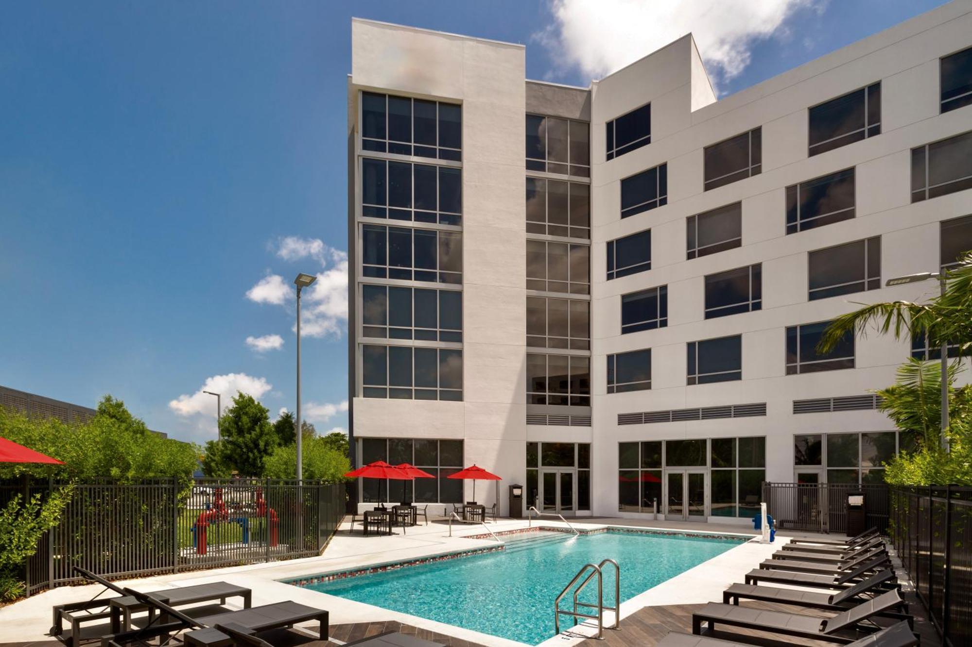 Hotel Kompose Boutique Airport Miami