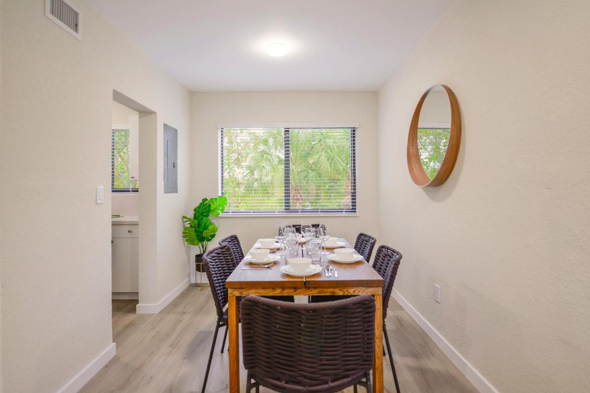 Chic Escape In Prime Location Apartment