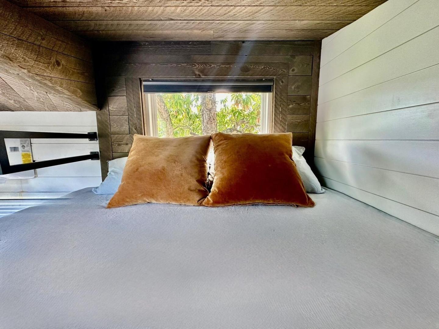 Charming Tiny House Nature Escape Free Parking