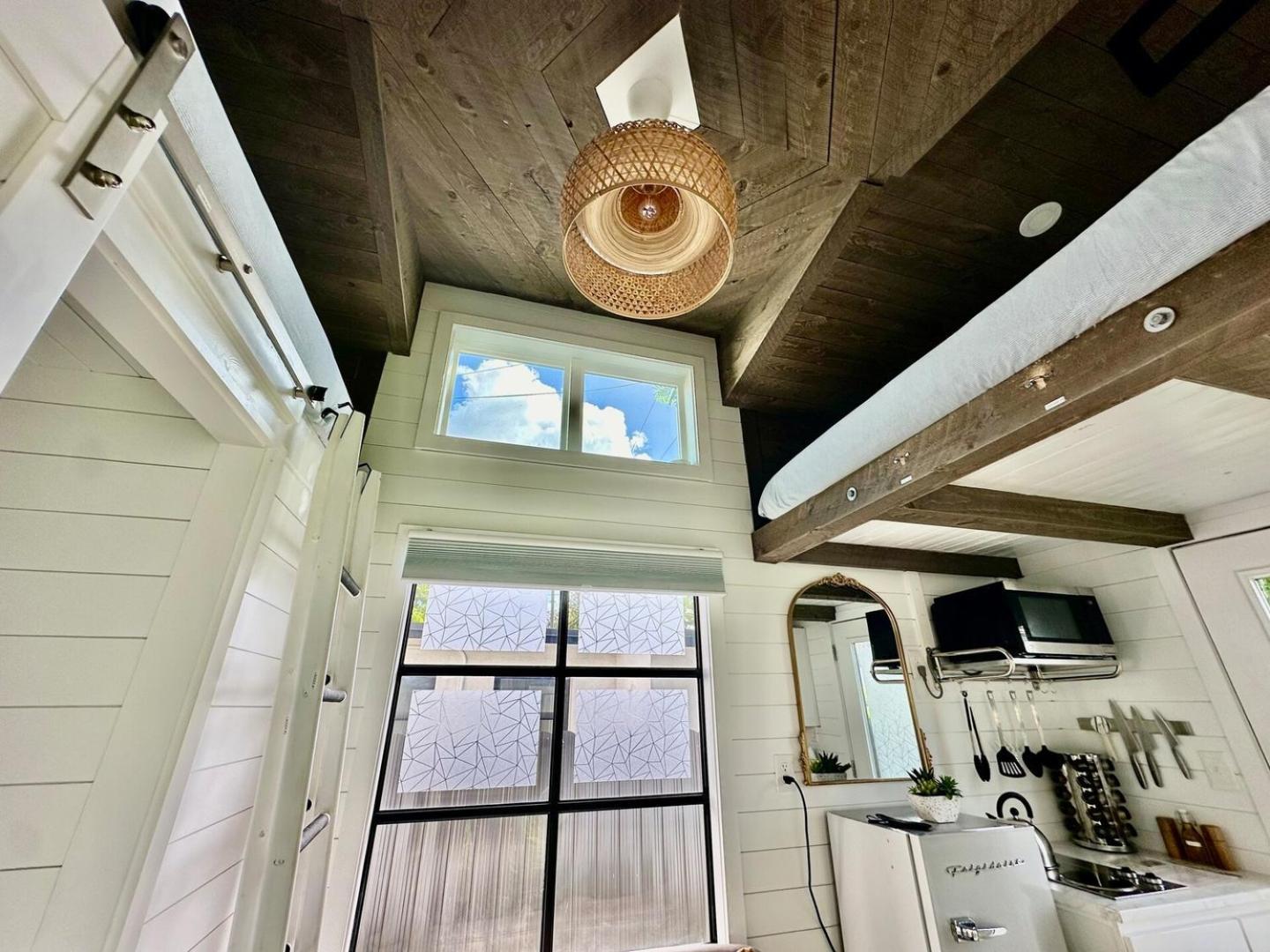 Charming Tiny House Nature Escape Free Parking *