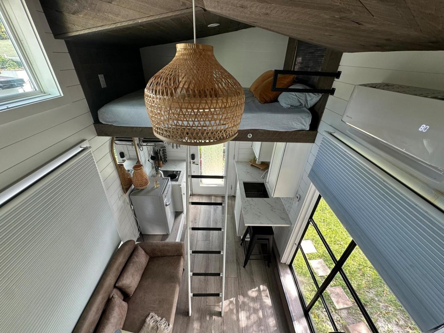 Charming Tiny House Nature Escape Free Parking