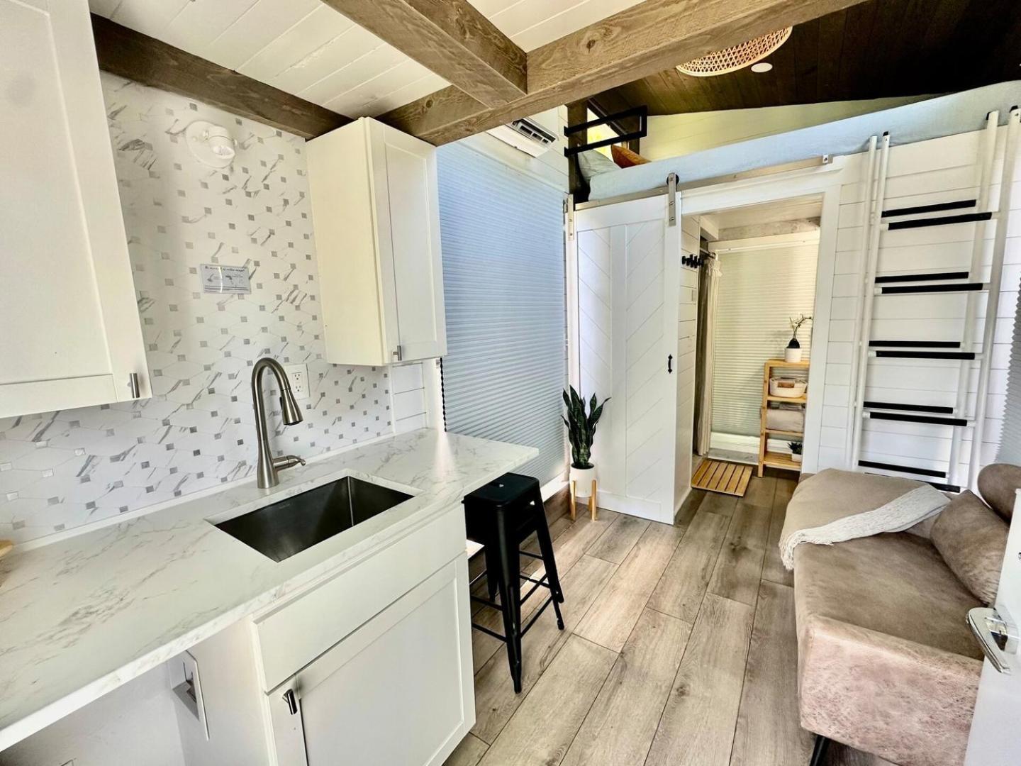 Charming Tiny House Nature Escape Free Parking Holiday home