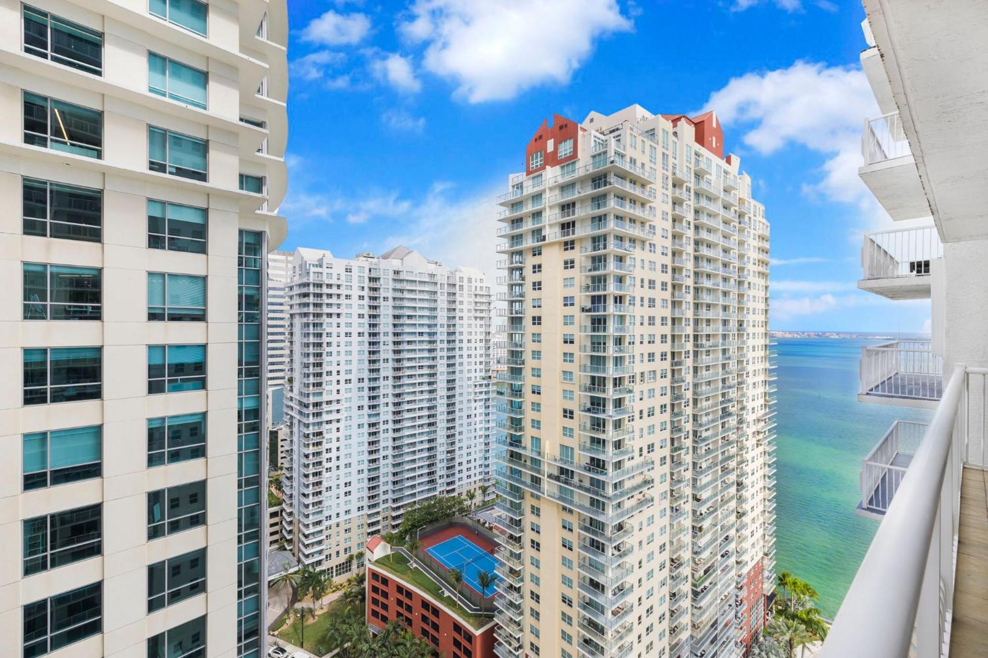 Relax & Feel The Good Vibes In Our Condo! *