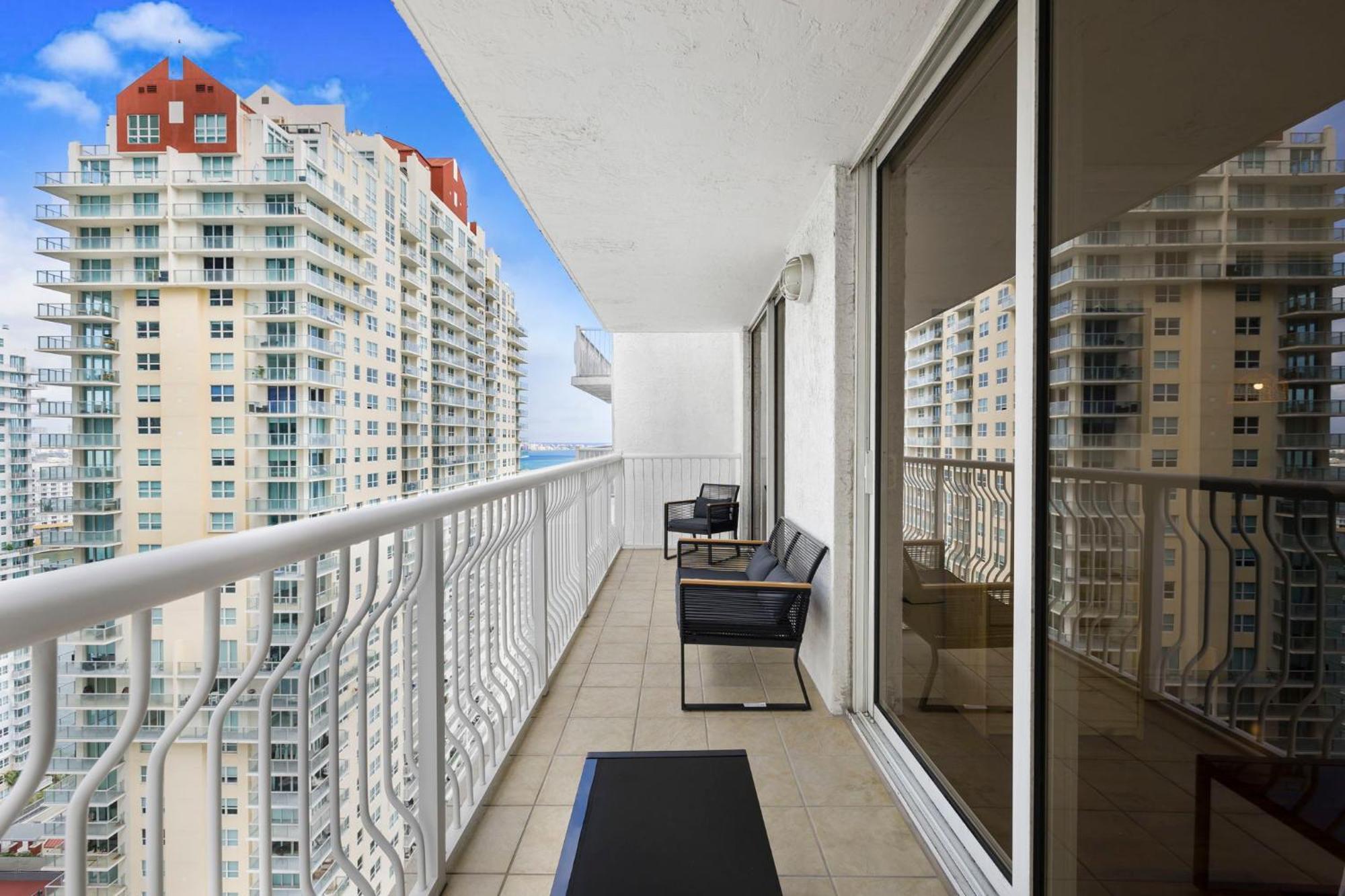 Relax & Feel The Good Vibes In Our Condo!
