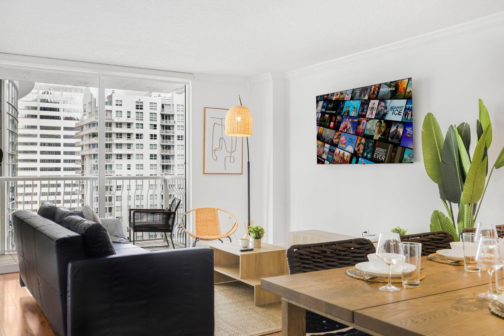 Relax & Feel The Good Vibes In Our Condo! Apartment *