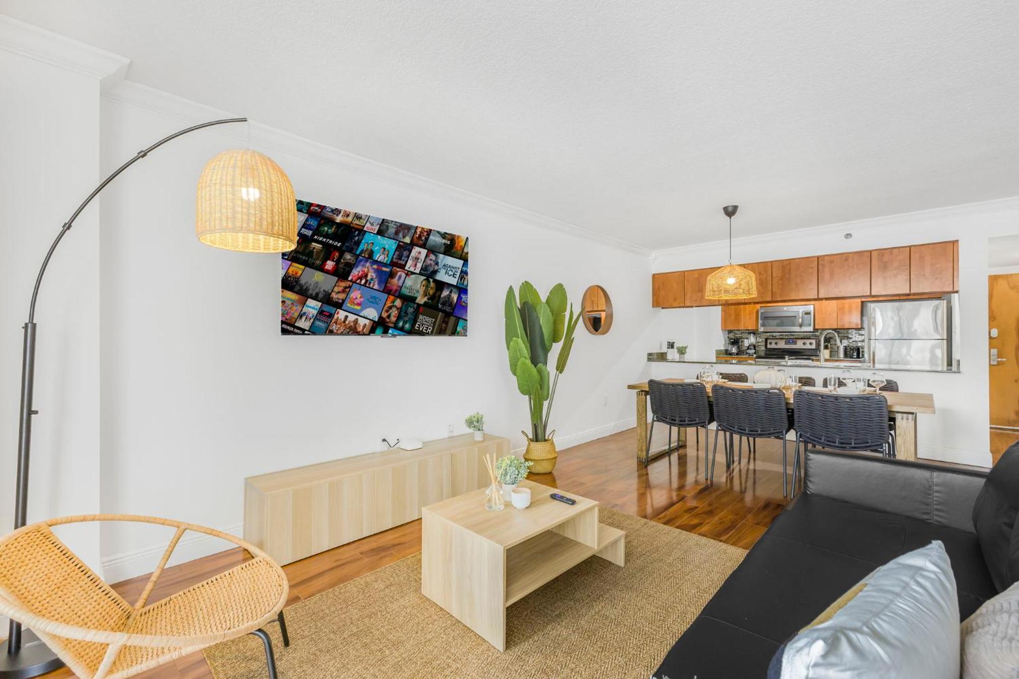 Relax & Feel The Good Vibes In Our Condo! *