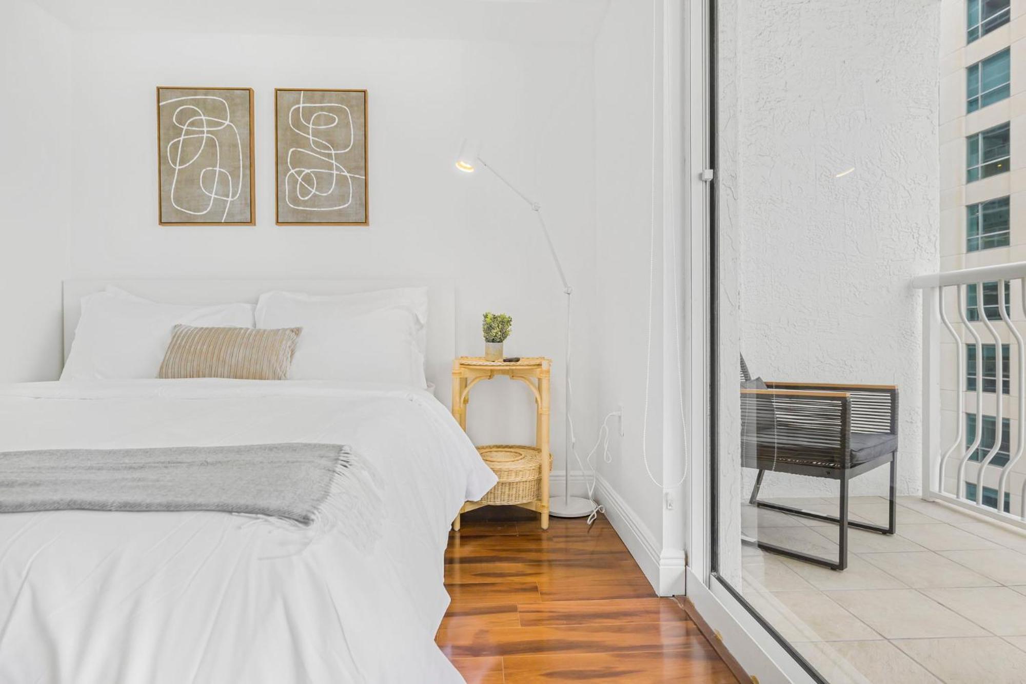 Apartment Relax & Feel The Good Vibes In Our Condo! *