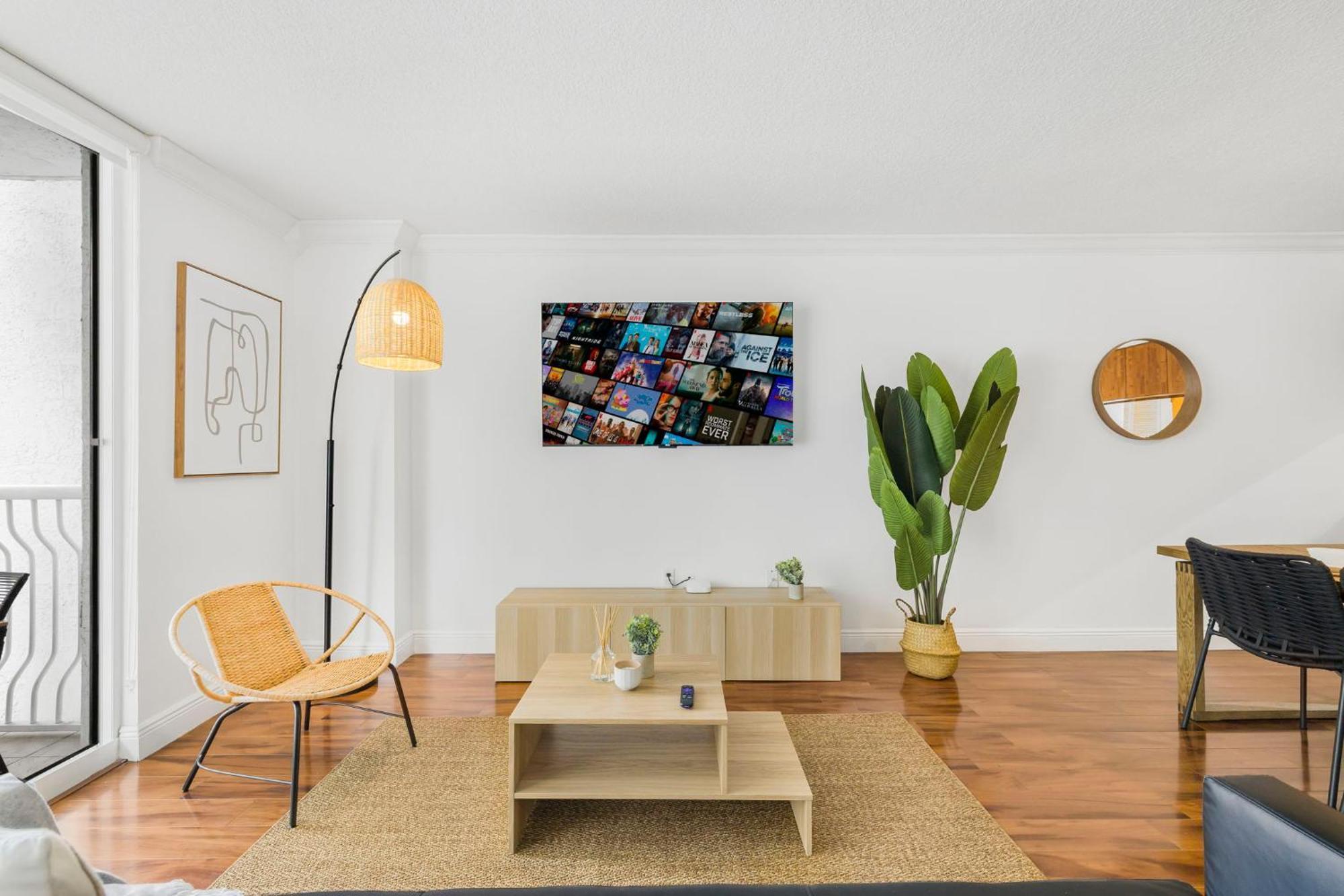 Relax & Feel The Good Vibes In Our Condo! * Miami