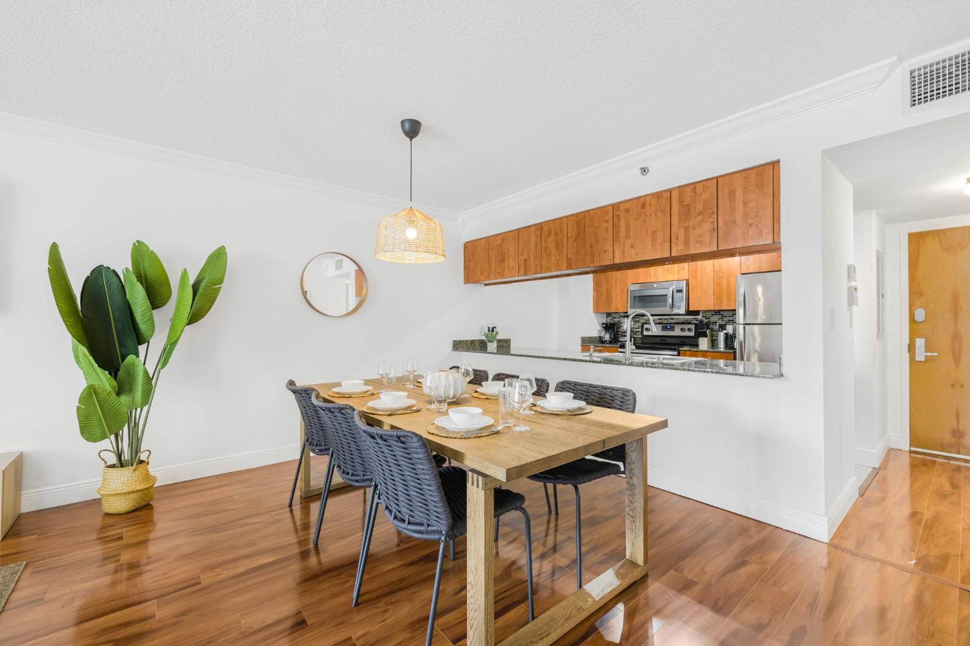 Apartment Relax & Feel The Good Vibes In Our Condo! *