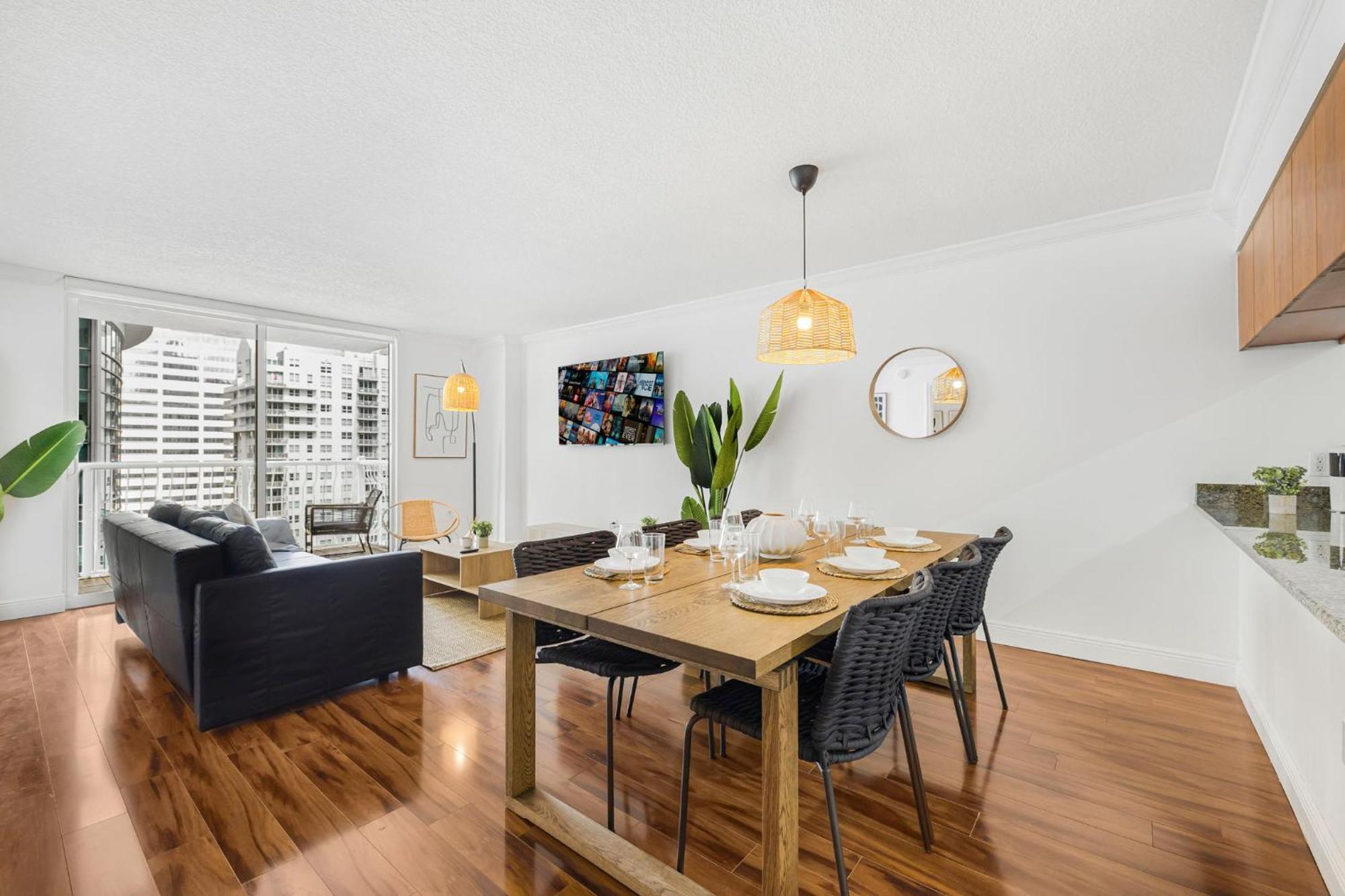 Relax & Feel The Good Vibes In Our Condo! *