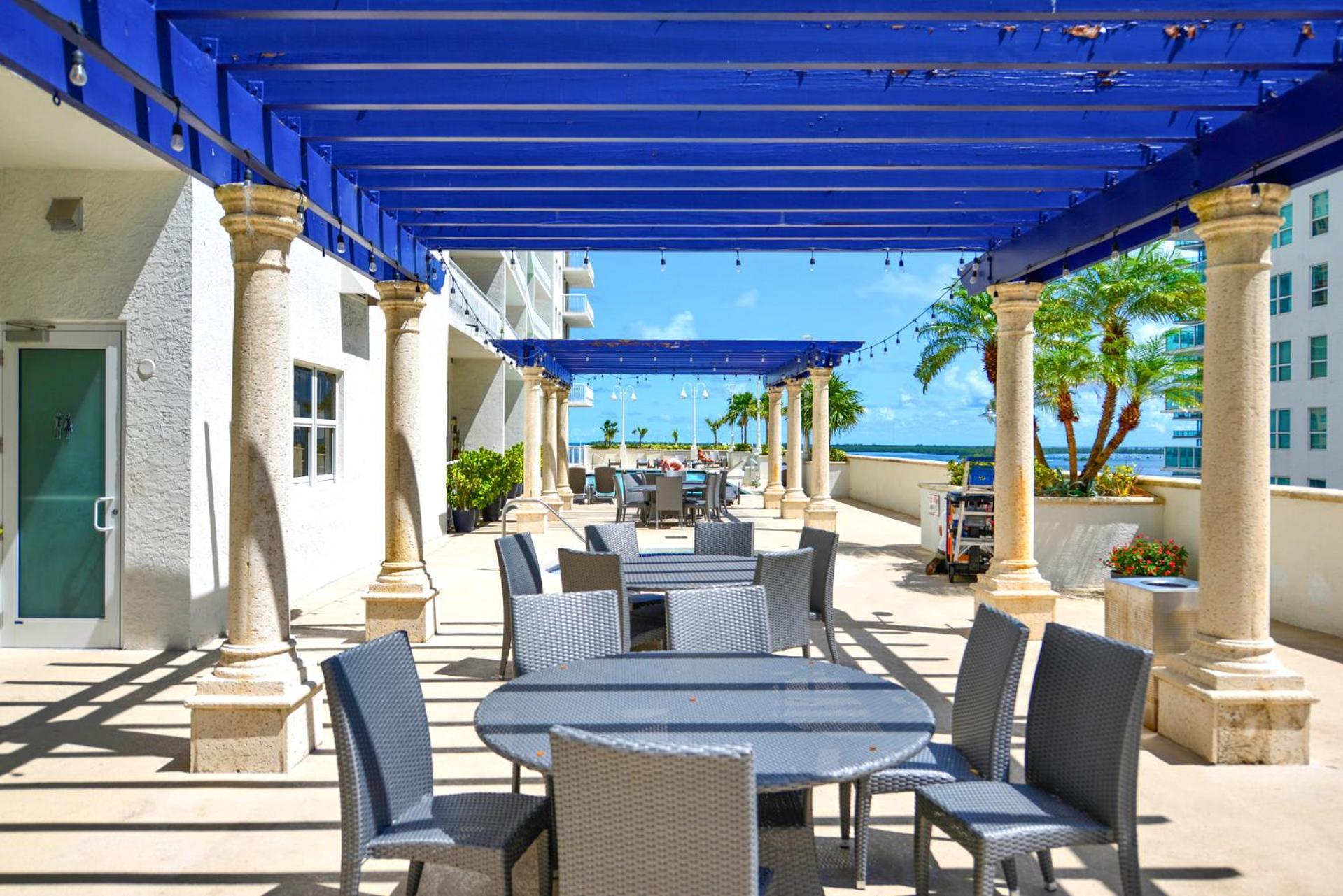 Relax & Feel The Good Vibes In Our Condo! * Miami