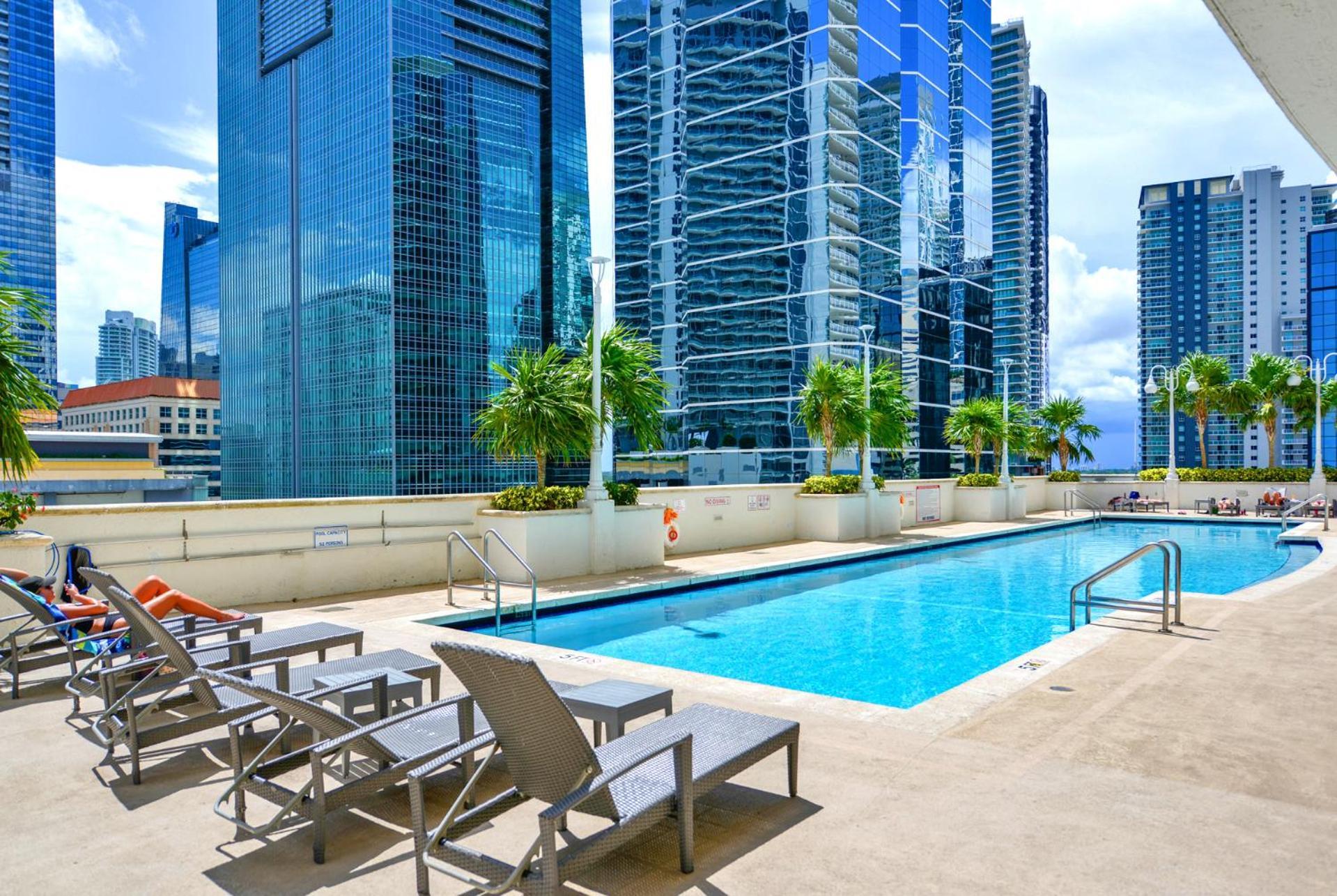 Relax & Feel The Good Vibes In Our Condo! Miami