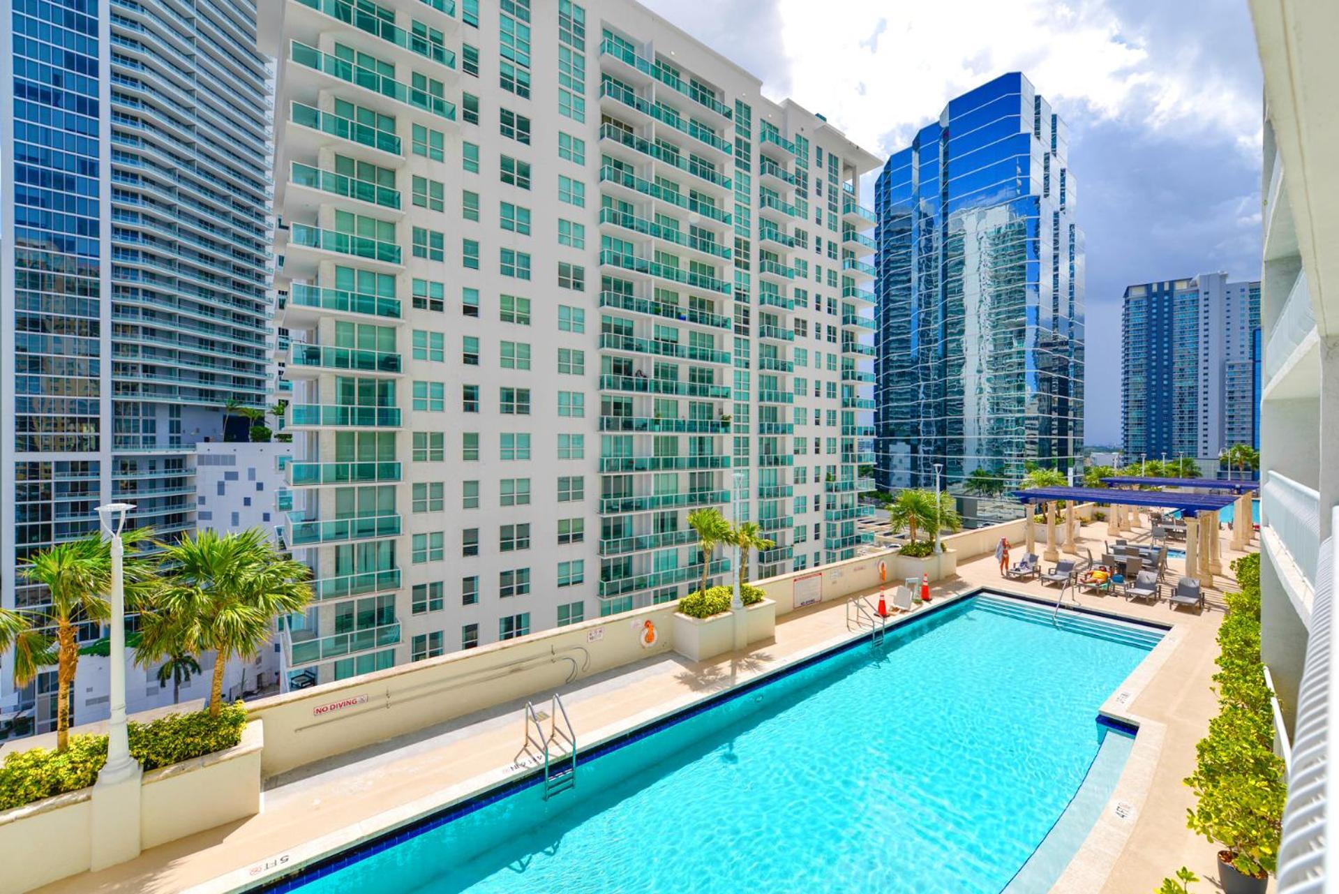 Relax & Feel The Good Vibes In Our Condo! Apartment Miami