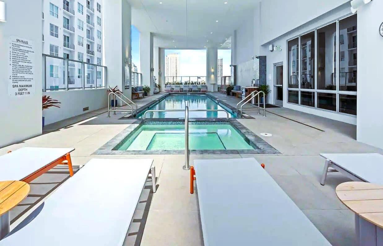 Rare Corner Unit Private Terrace & Sunset Views Miami