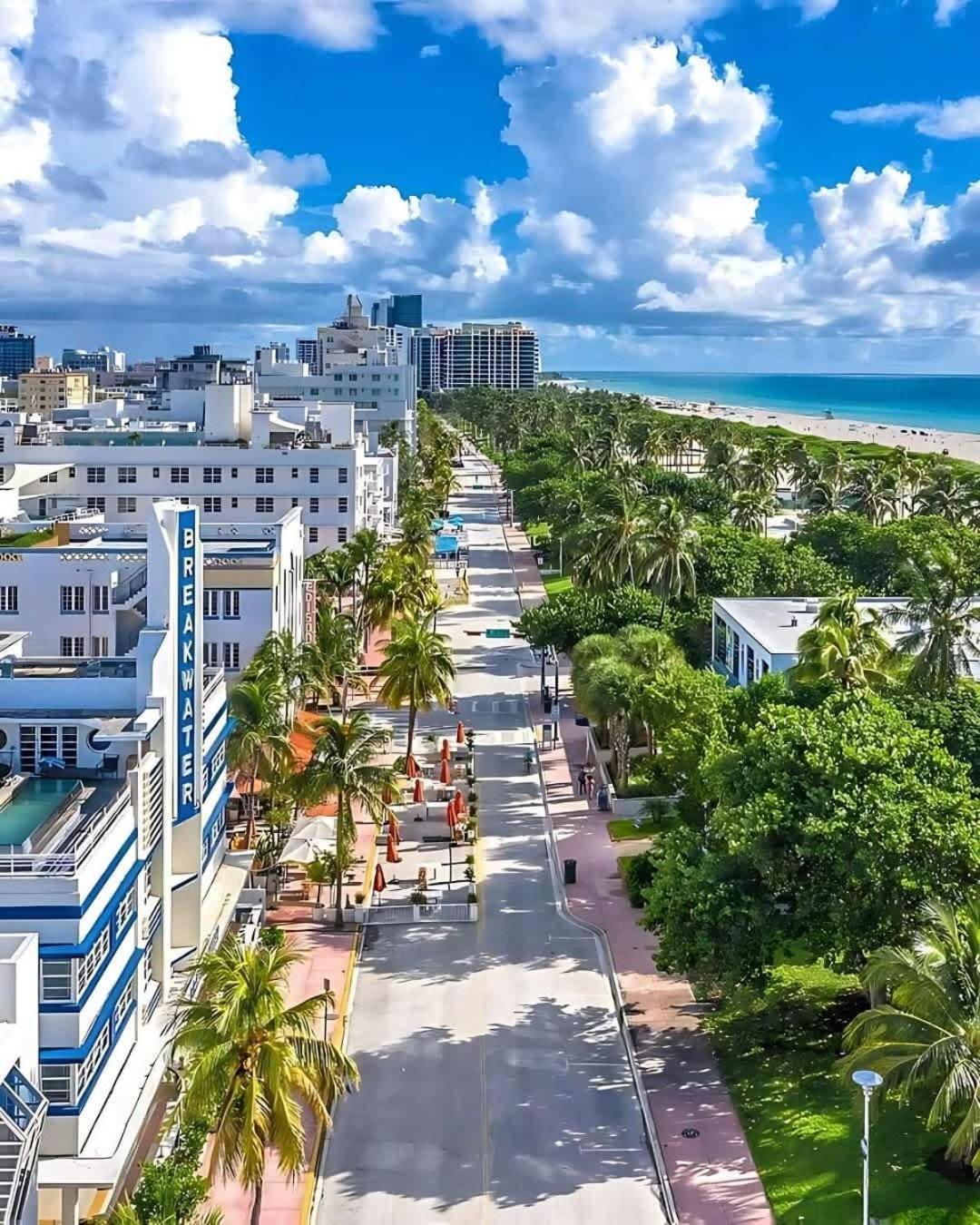 Rare Corner Unit Private Terrace & Sunset Views *