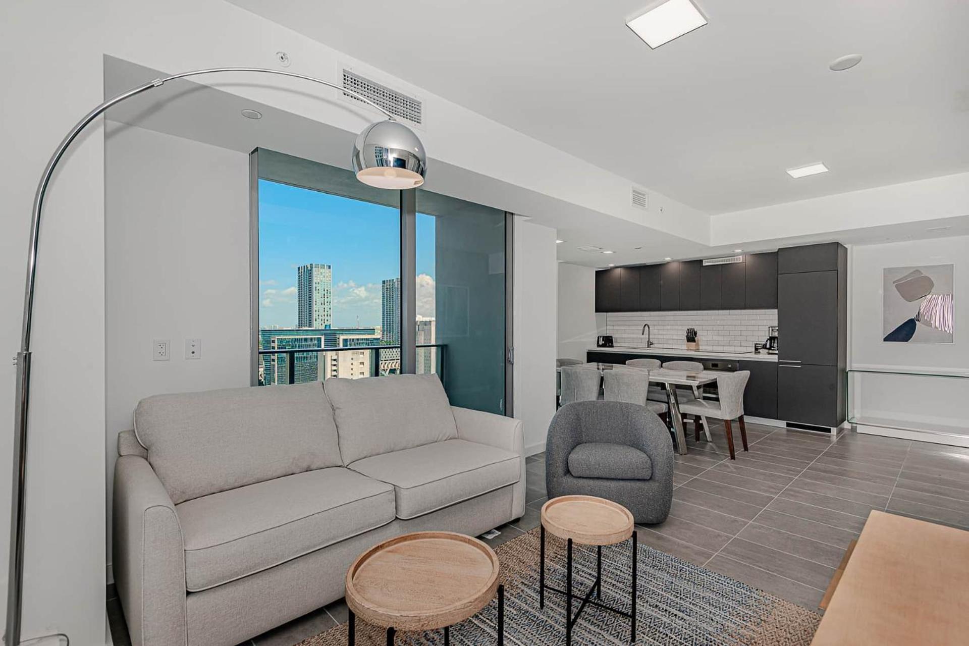Rare Corner Unit Private Terrace & Sunset Views Holiday home Miami