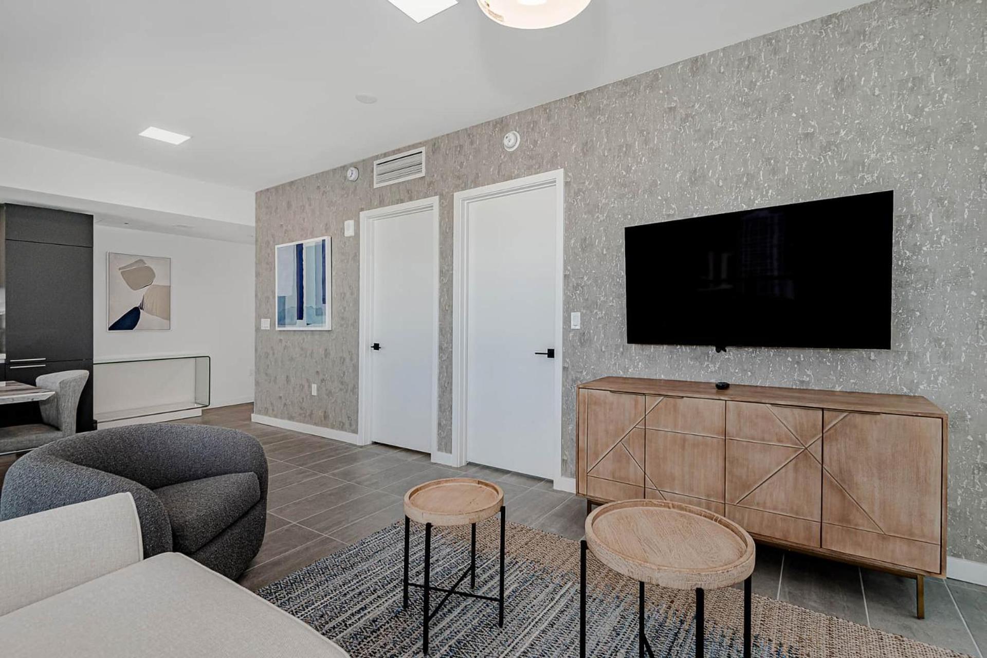 Rare Corner Unit Private Terrace & Sunset Views * Miami