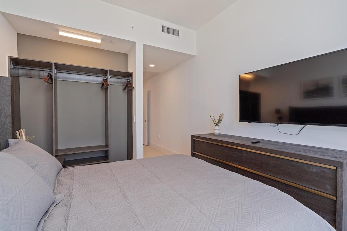 Stylish 3bd Penthouse Waterviews New Building